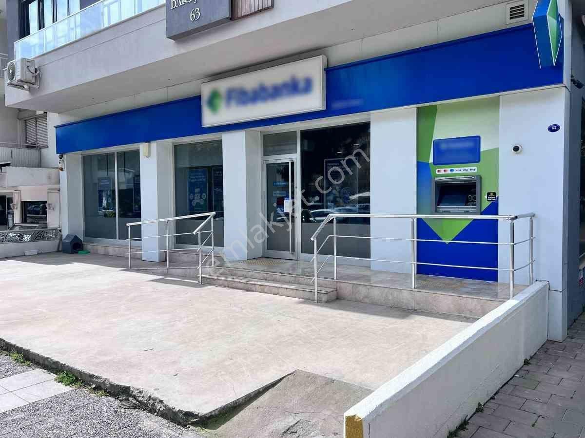 Izmır Karşıyaka Gırne Bulvarı'nda Kurumsala Kıralık Dükkan