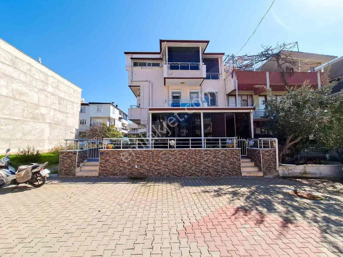 Mersindere Mahallesi'nde Satılık 3+1 Bitişik Nizam Tribleks Villa