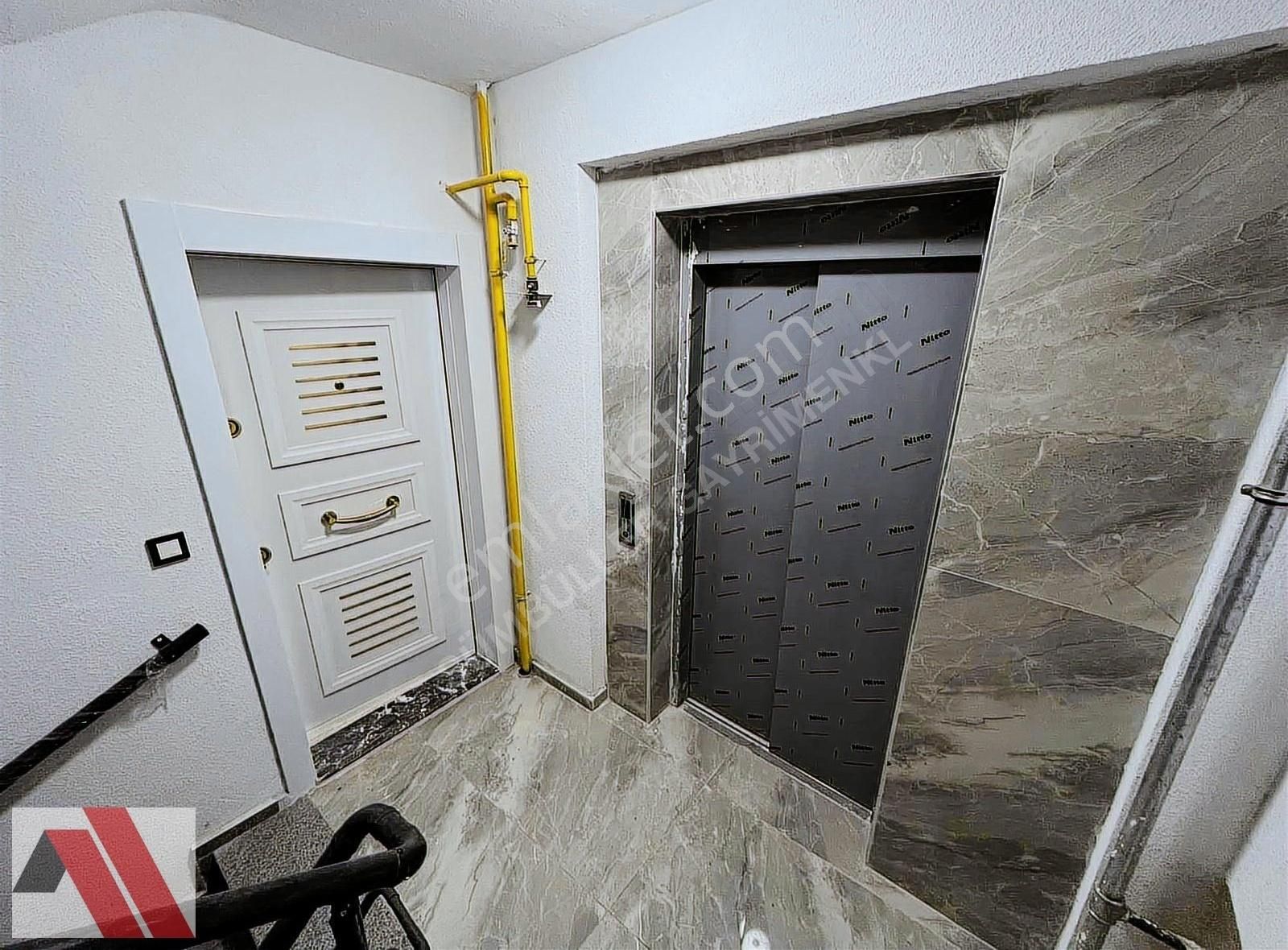 Sümbüller'den Ümit Hast. Yakını Katta Tek Daire İskanlı Lüx 3+1