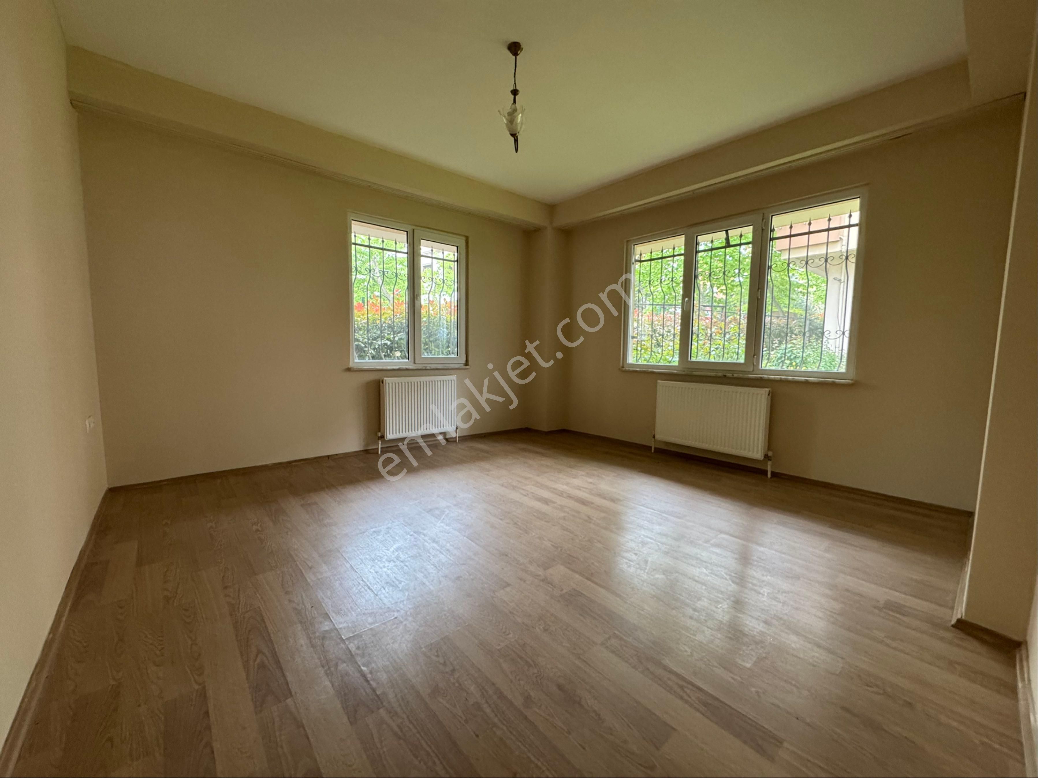 Çekmeköy Butik Site İçinde Satılık 2+1 Yüksek Giriş Daire