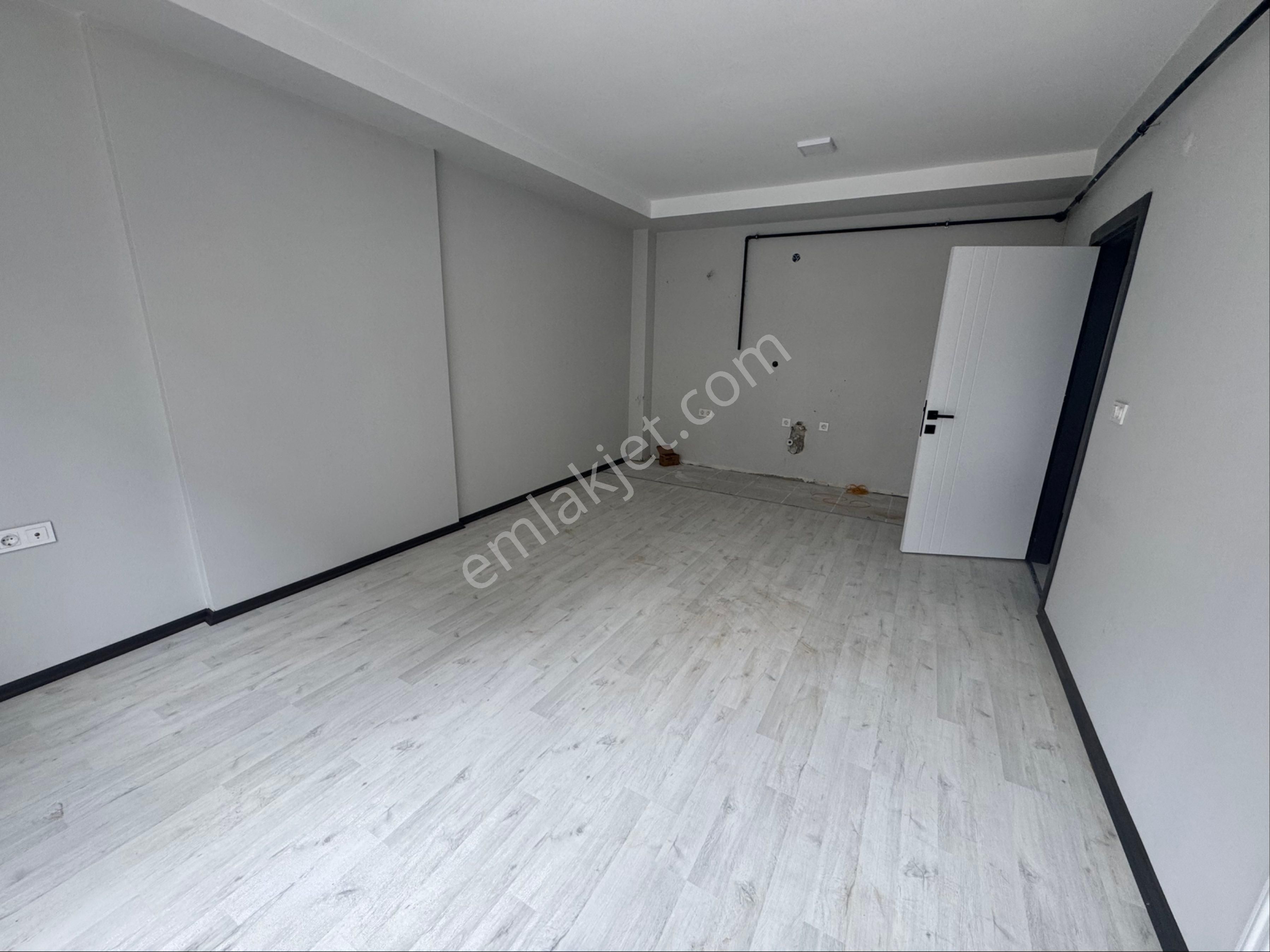 Delfa Gayrimenkulden Satılık 1+1 Daire