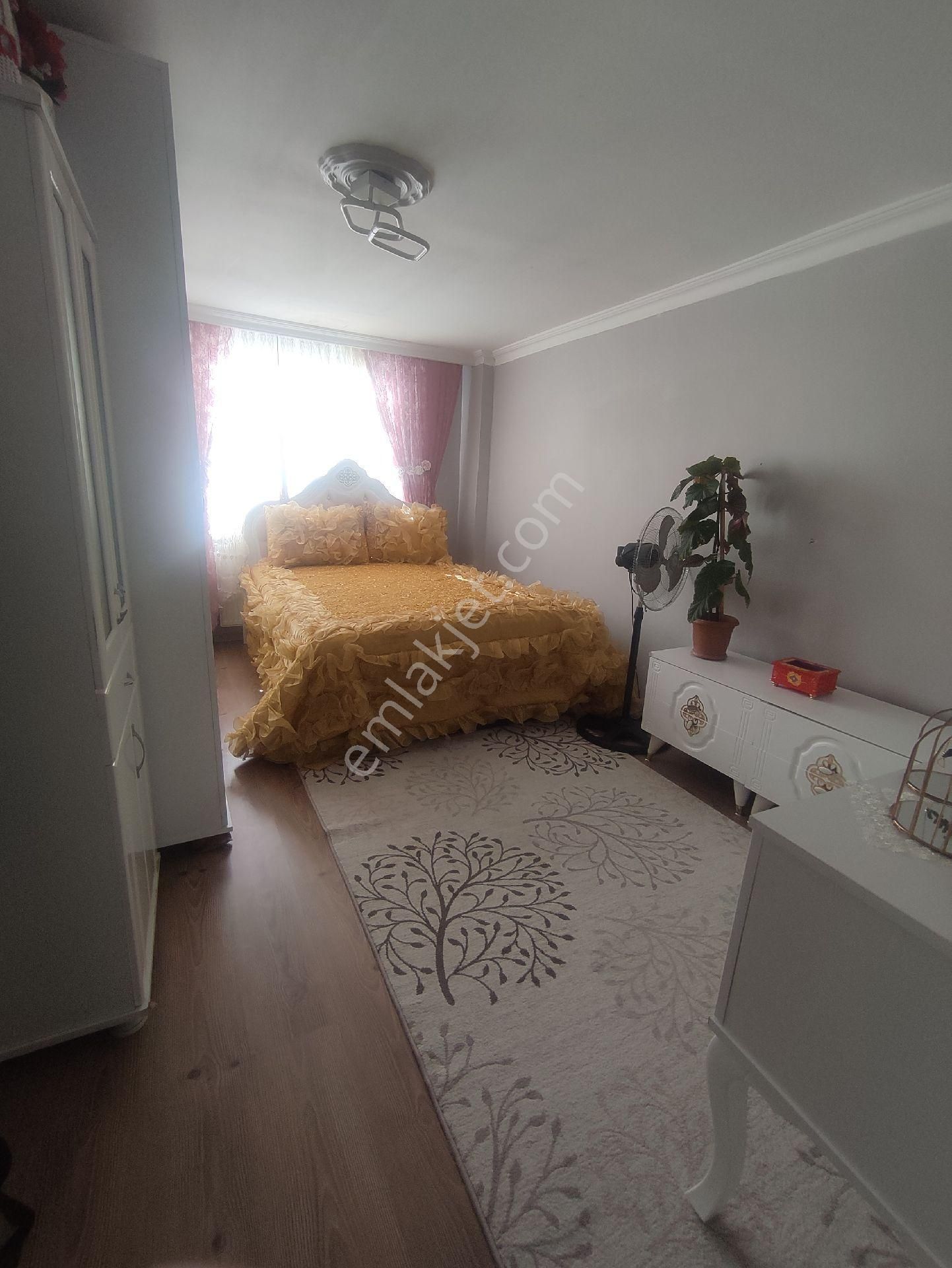 Başakşehir Güvercintepe'de Eski Yapı 2+1 Daire