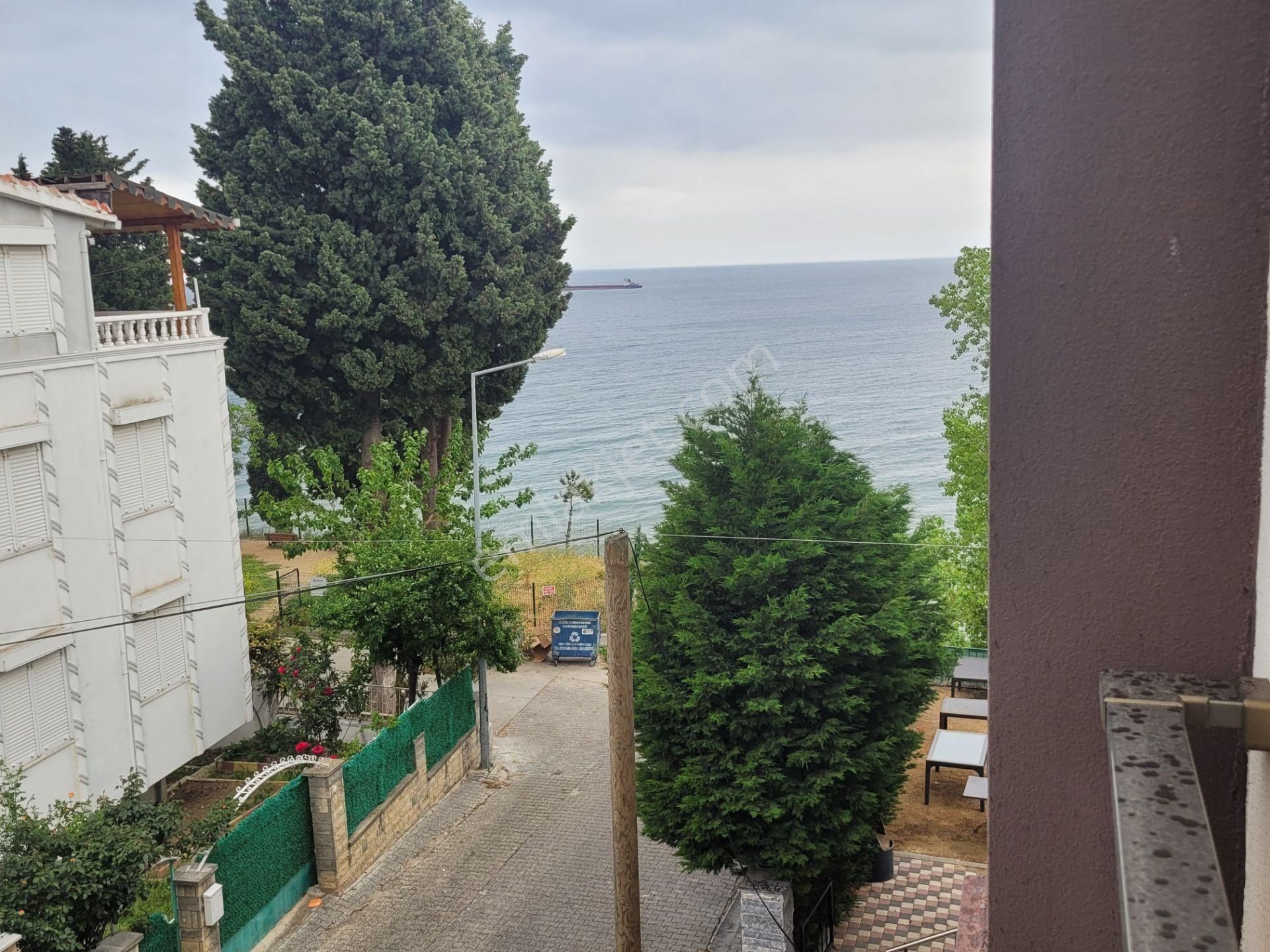 Delux'den Cumhuriyet Mh.'de Deniz Manzaralı Arakat 1+1 Daire