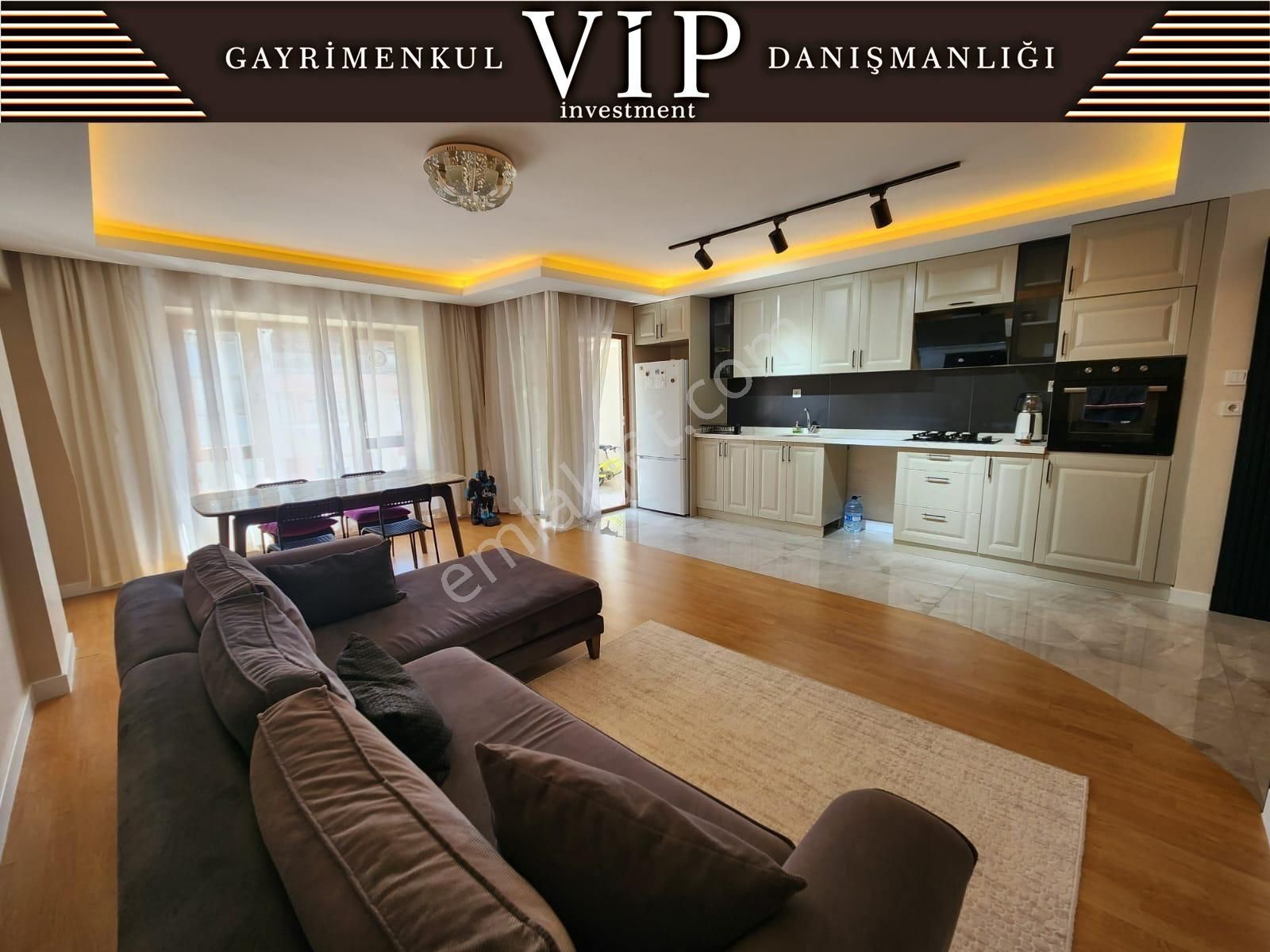 Yenimahalle Çınar Sokakta Ultra Yapılı 2+1 Amerikan Mutfaklı
