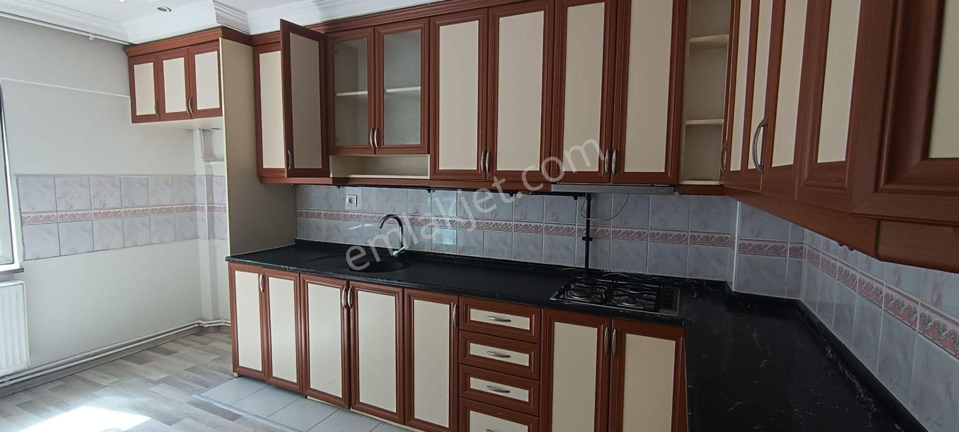Ender Uysal Gayrimenkul Den Yunusemre Mahallesin De 3+1 Kiralık Daire...