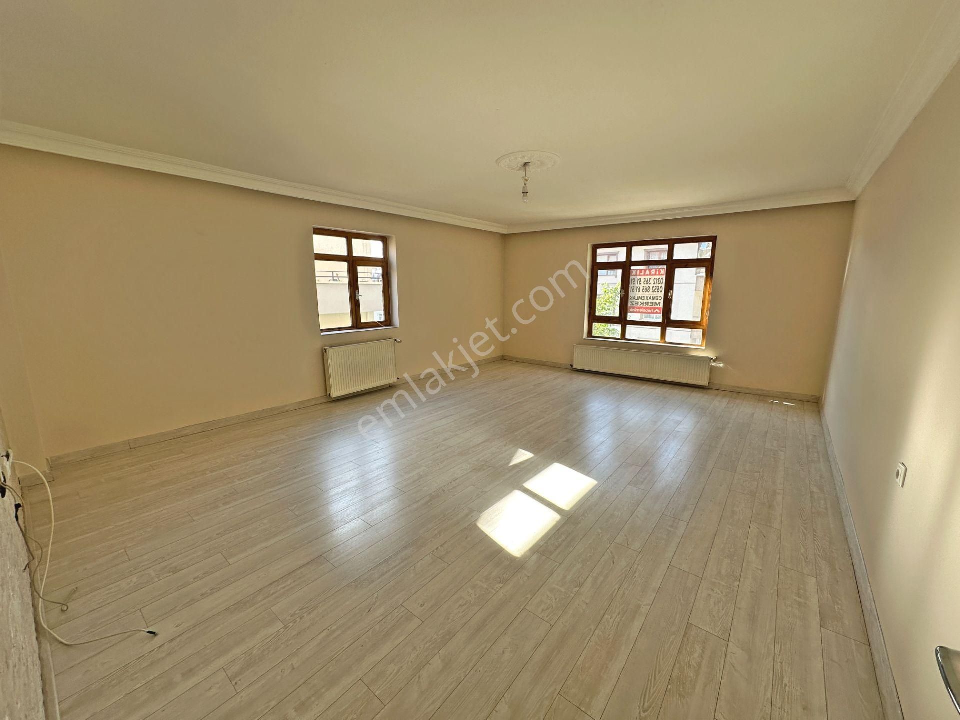Hürel Düzlükte Tren Yakınında Ara Katta Ebeveyn Banyolu 3+1 Kiralık Daire