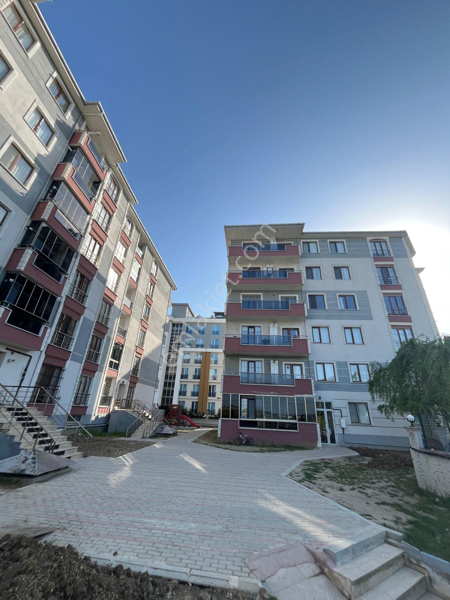 Silivri Gümüşevler Sitesinde 2+1 Kiralık