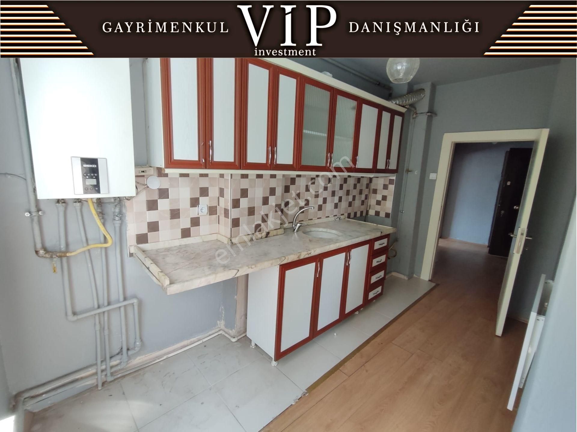 Yenimahalle Ragıp Tüzün Caddesinde Ön Cephe 3+1 Satılık Daire