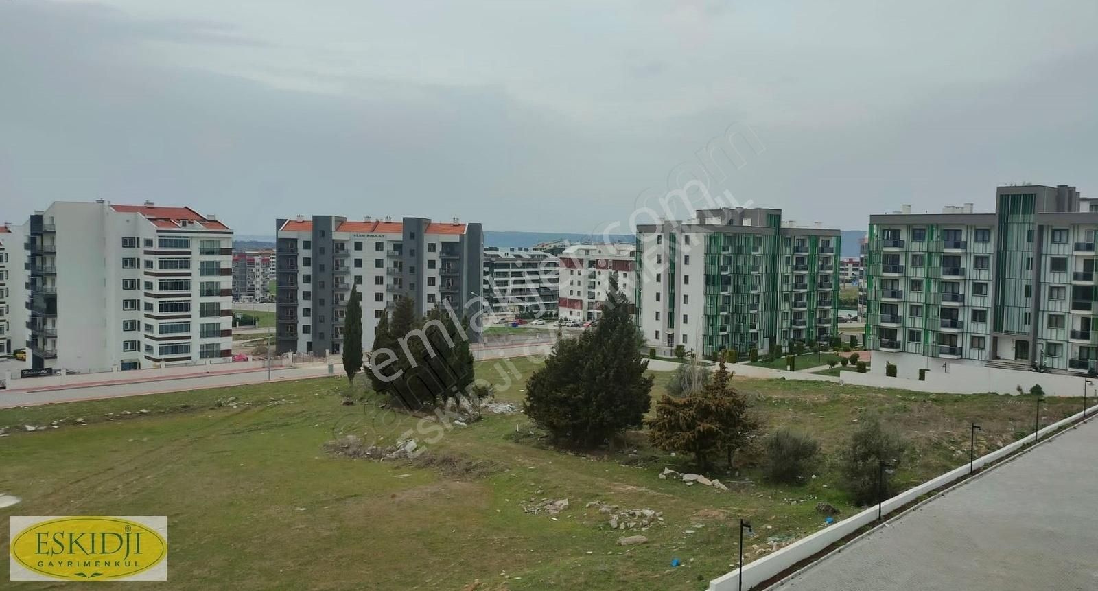 Çanakkale Kepez Hamidiye Mah. Site İçi Satılık 1+1 Arakat Daire.
