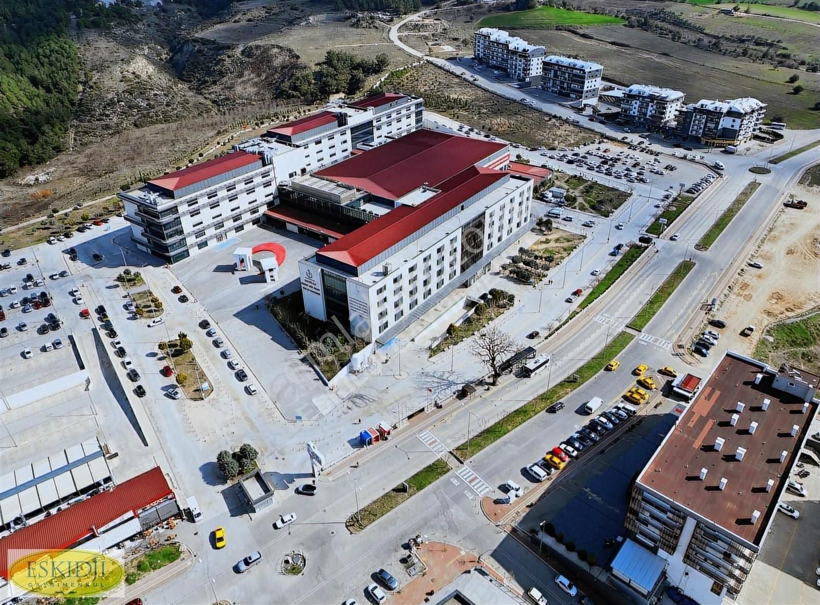 Devlet Hastanesi Karşısı 130 M2 Net Cadde Üzeri Kiralık İşyeri