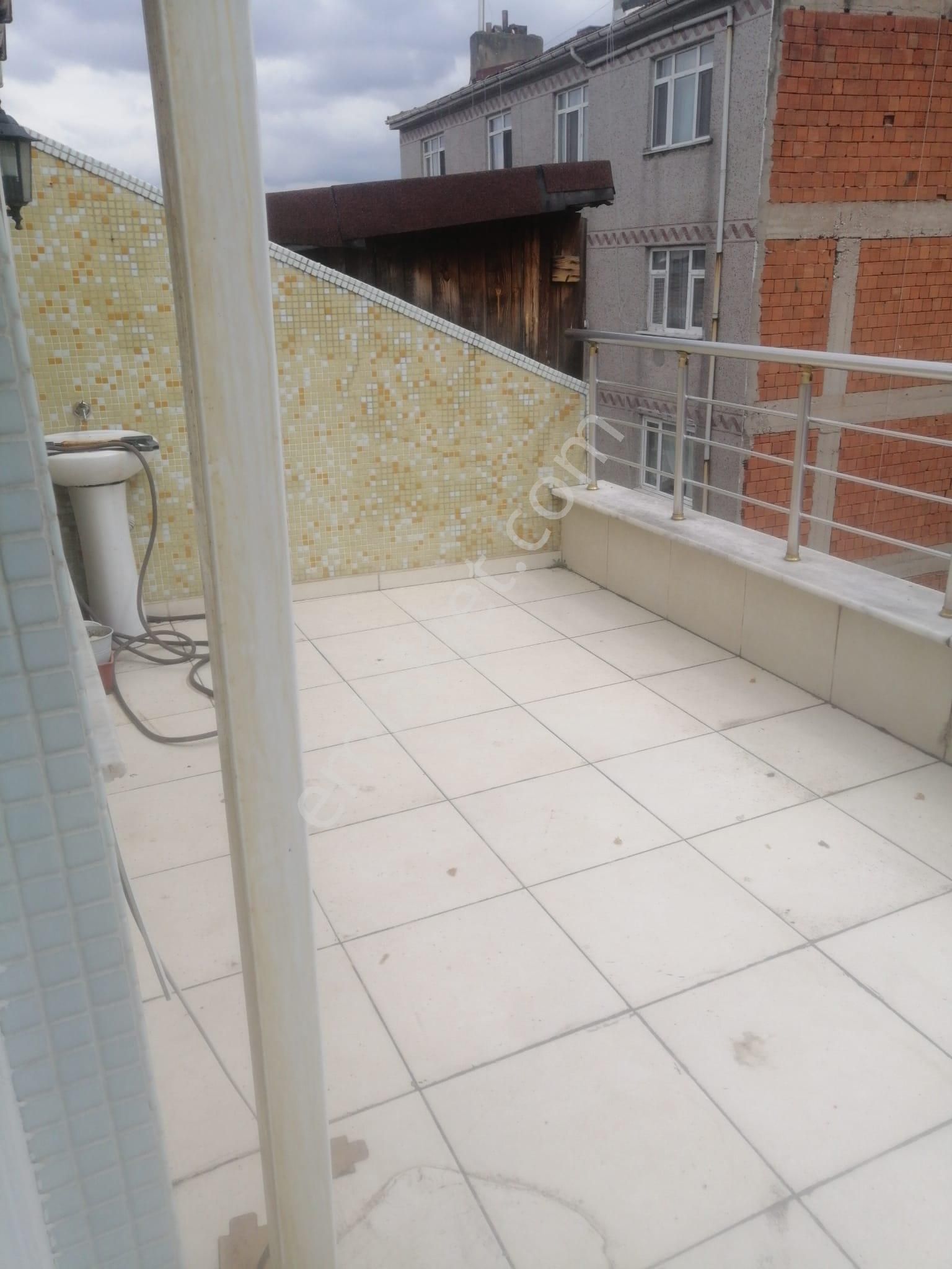 Erarslandan 15 Yıllık Binada Dublex Daire 3+2 Şirinevler Meydanda Kelepirr Metro Büse 5 Dakka