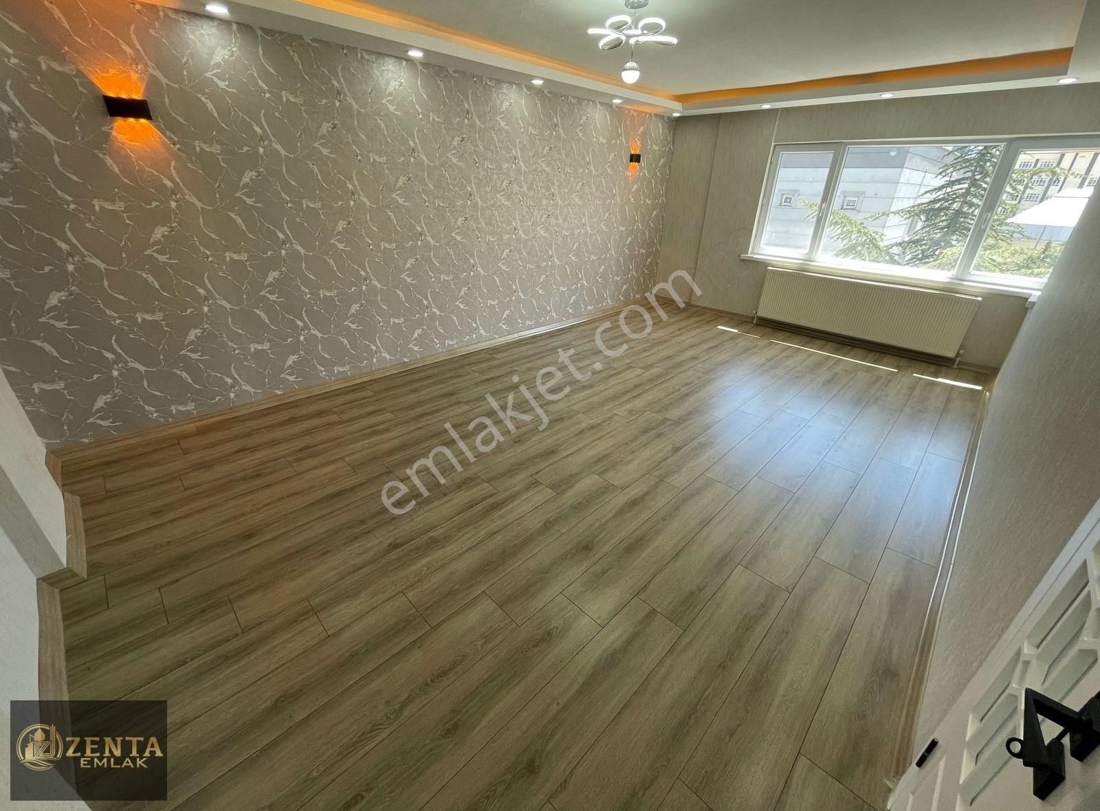 Zenta'dan Akşemsettin Mah'de 3+1 Ful Yapılı Katta Satılık Daire