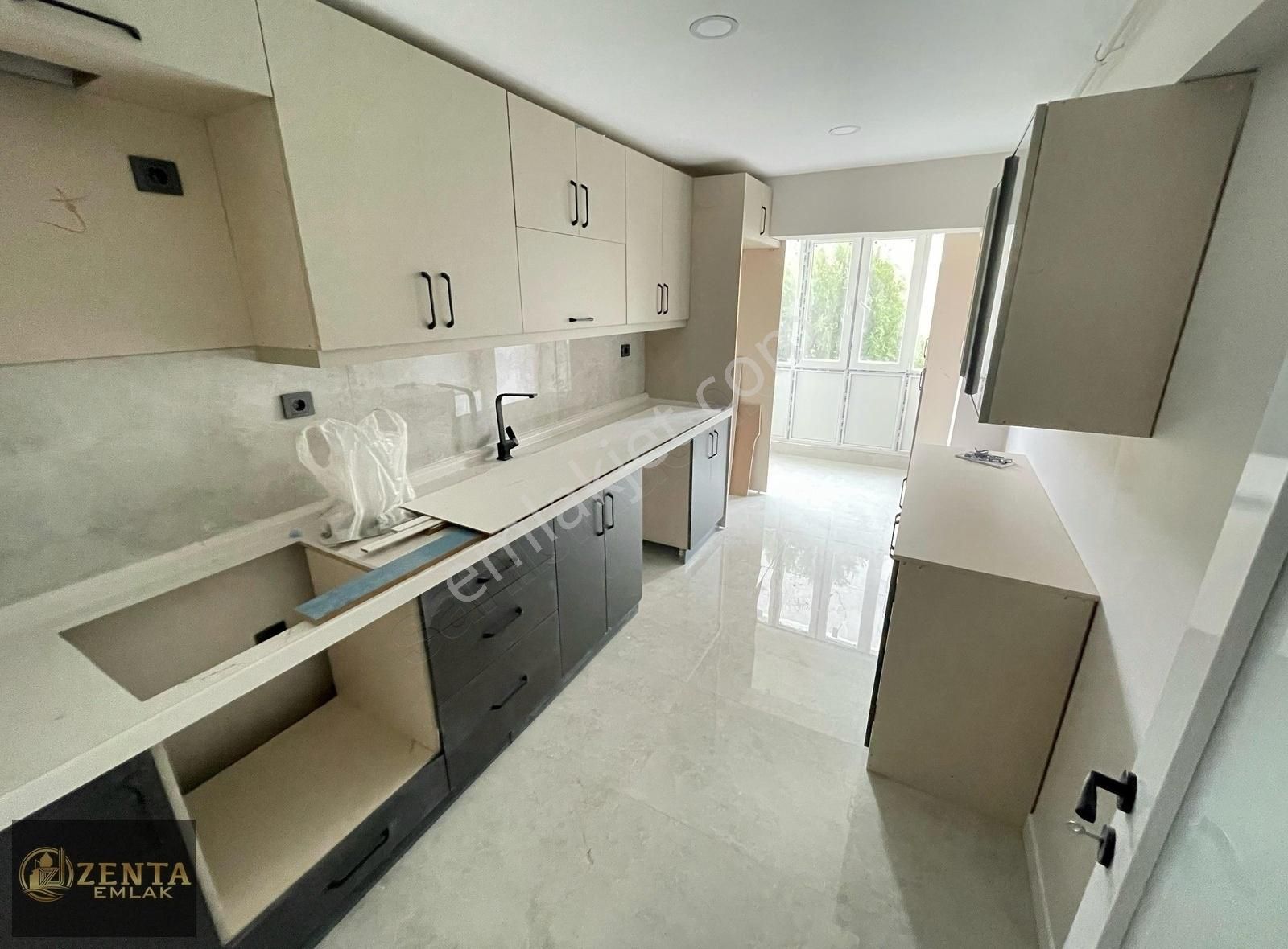 Zenta'dan Ertuğrulgazi Mah'de 3+1 Site İçinde Ful Yapılı Daire