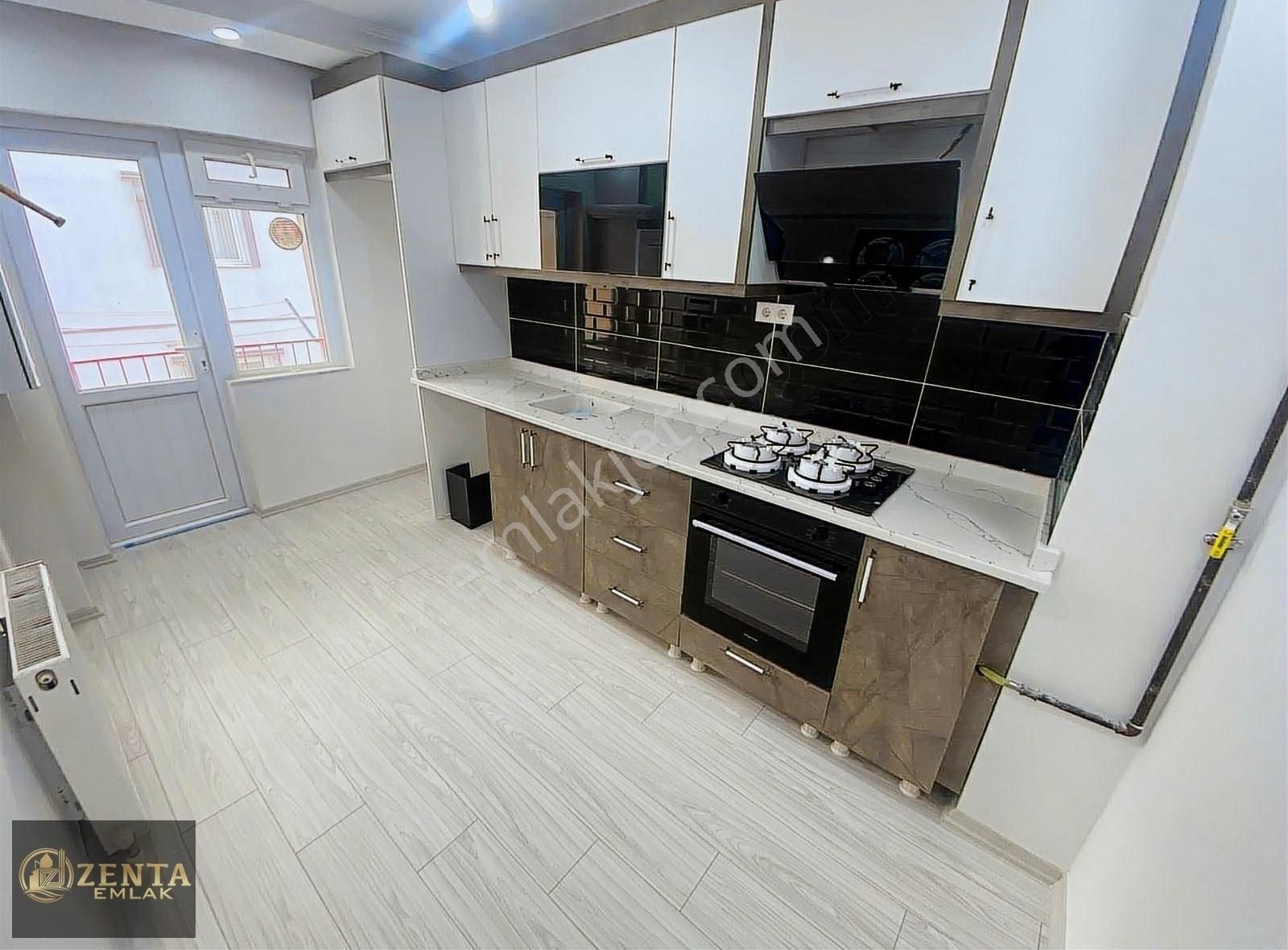 Zenta'dan Plevne Mah'de 3+1 Ara Katta Ful Yapılı Satılık Daire