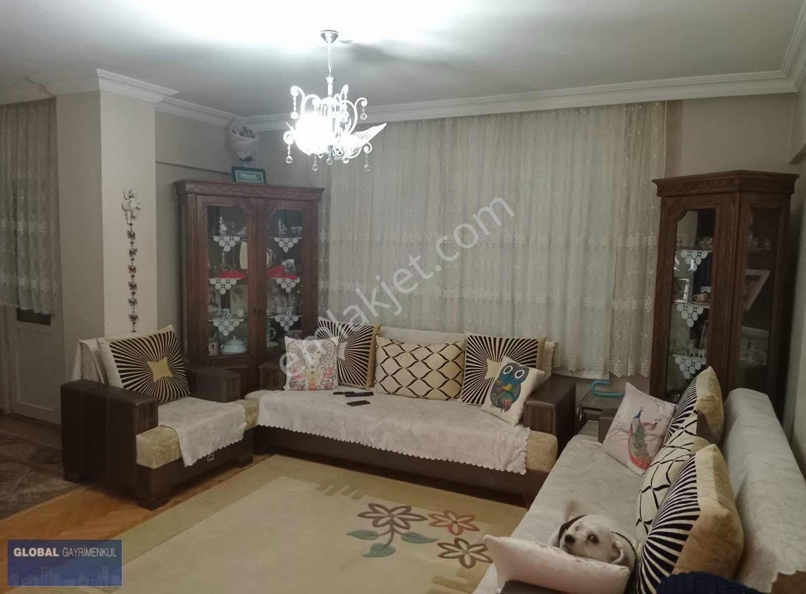 Evliya Çelebi Mah.site İçerisinde Güzel Lokasyonda, 125 M2 Net