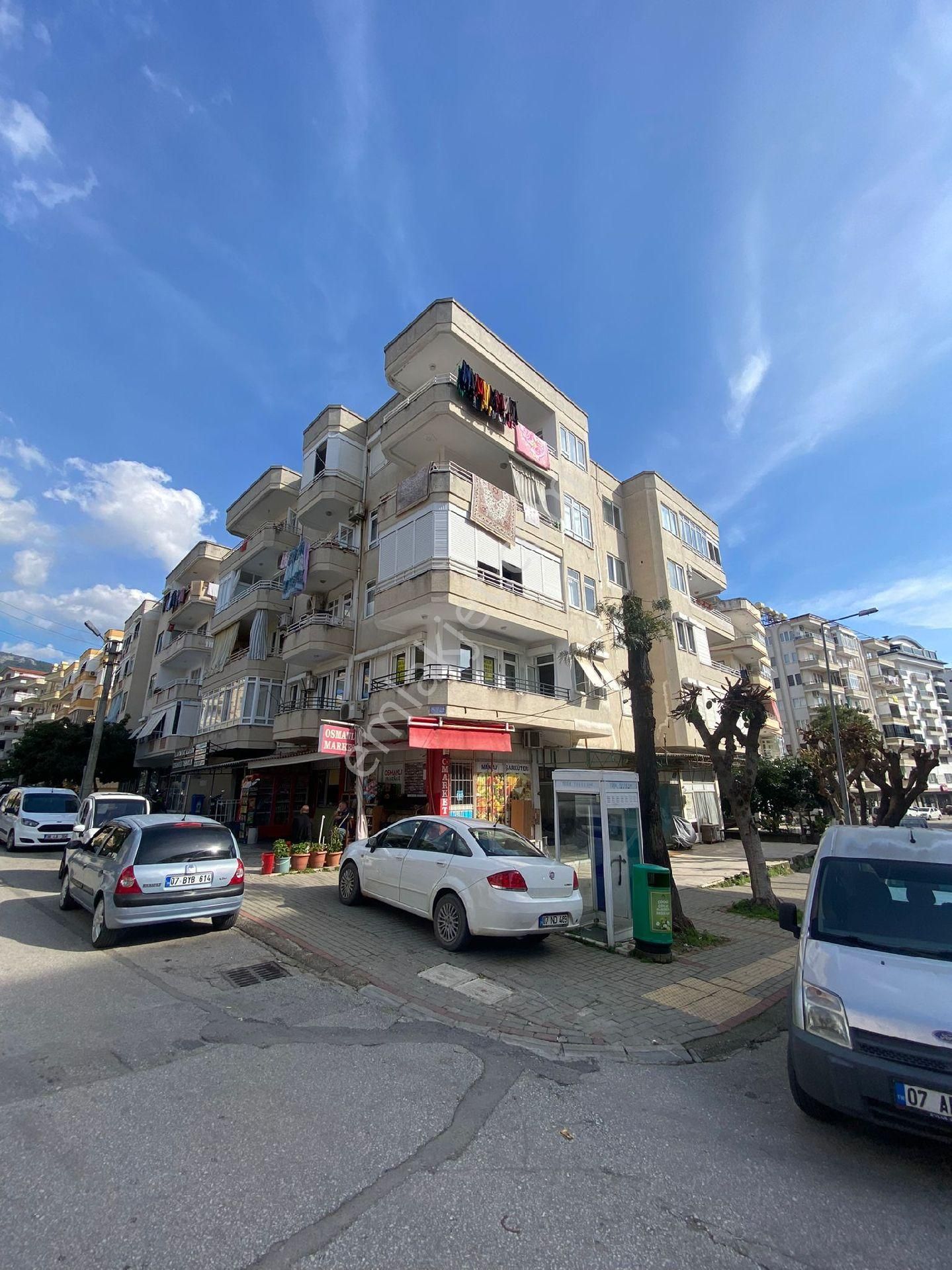 Güllerpınarı Mahallesinde Satılık 3+1 Daire