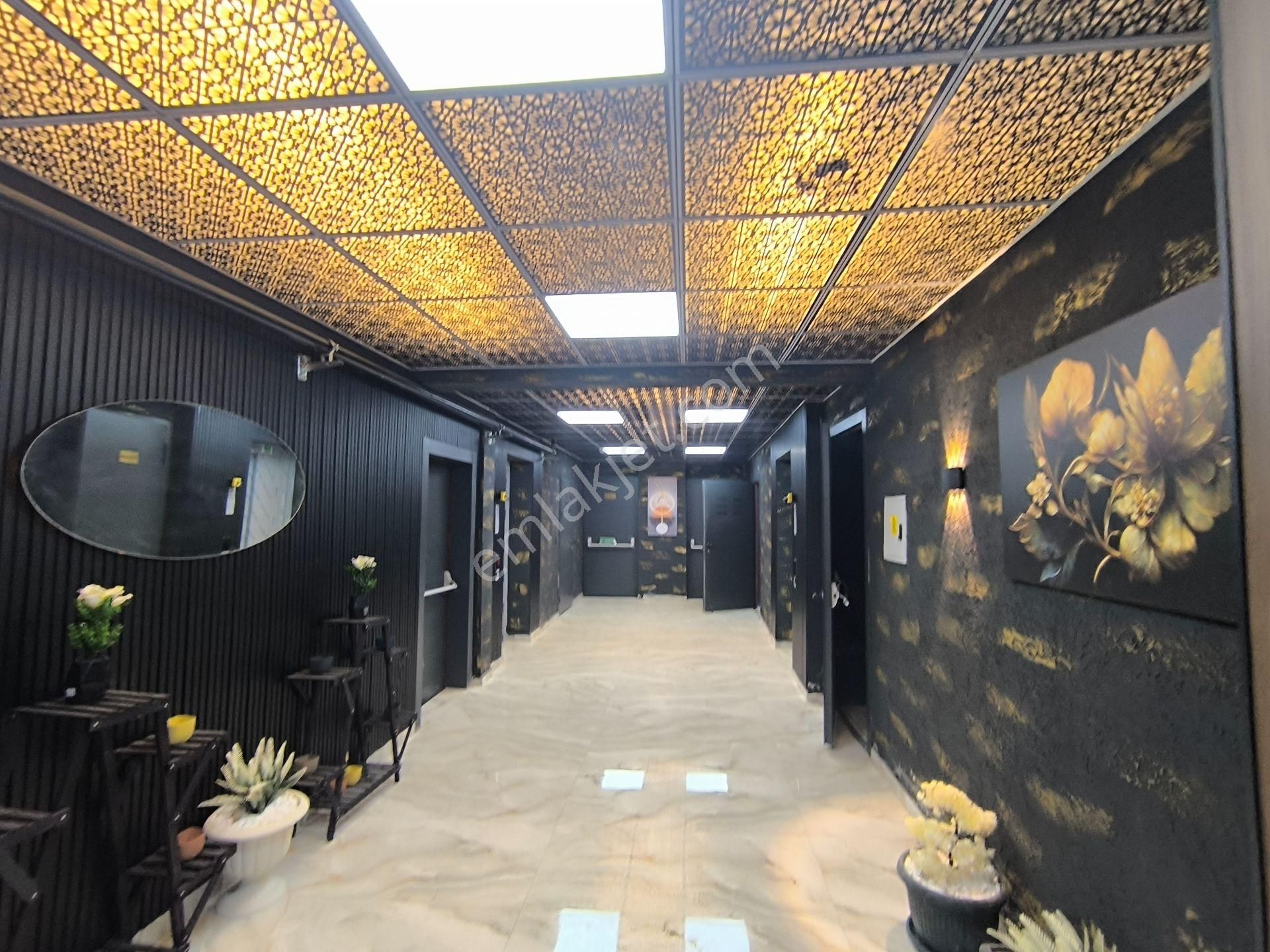 Yılmaz Gayrimenkulden Ful Yapılı Sıfır Daire 4+1 Giyinme Odalı 180 Mk Net