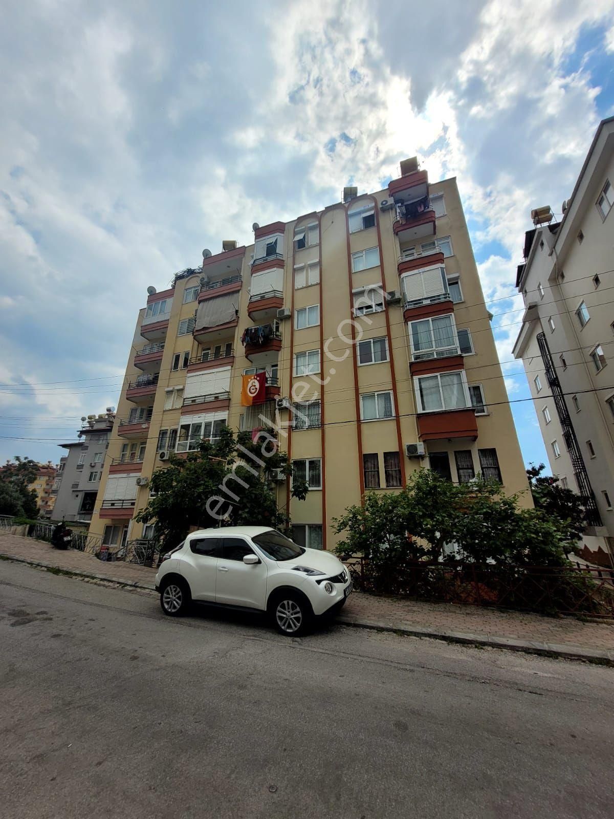 Figla Mahallesi Eski Devlet H Astanesi Kavsagi 2+1 Ayrı Mutfak Satilik Daire
