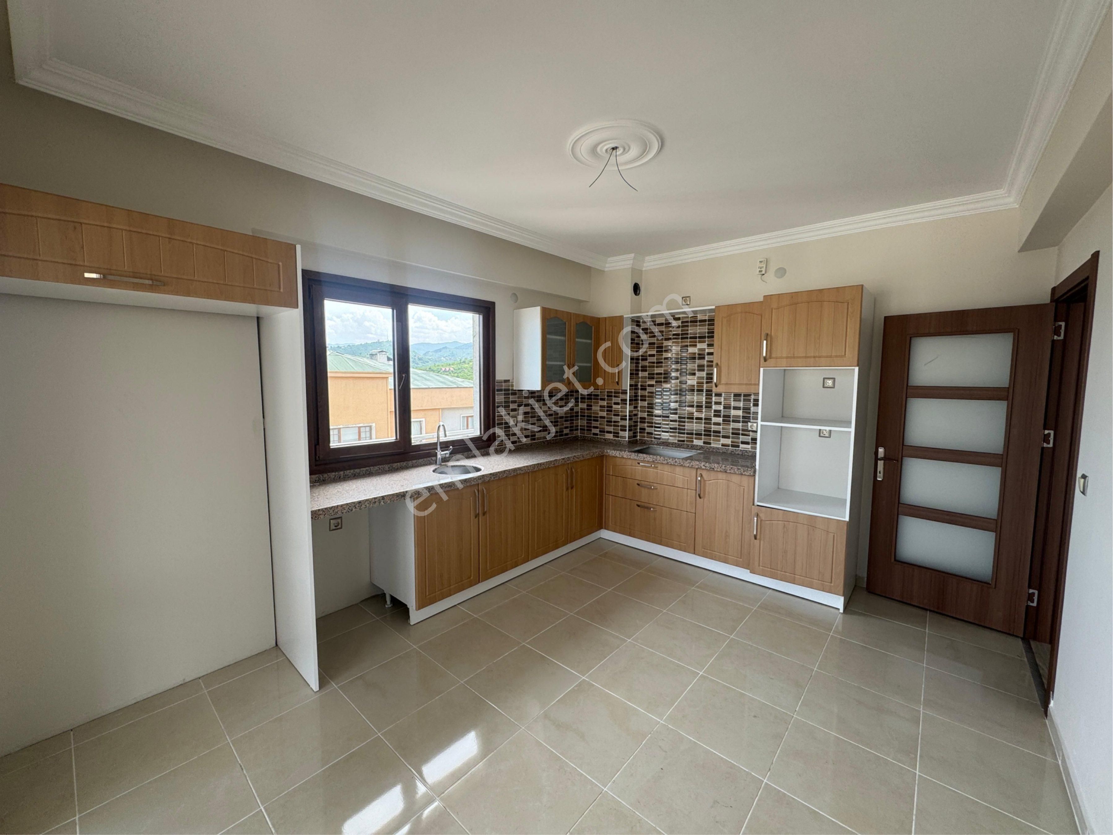 Trabzon Kaşüstün De Satılık 3+1 Daire