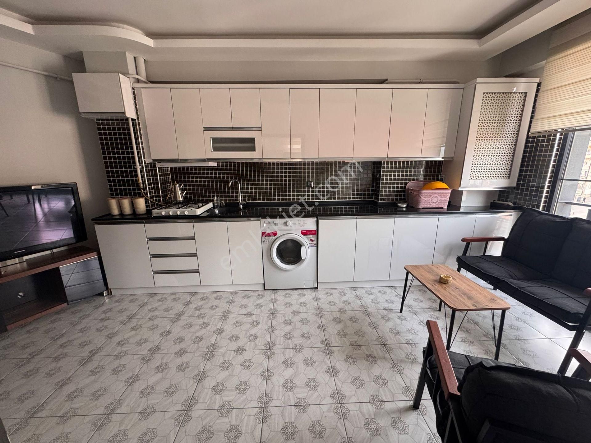 Tokat Belediyesi Karşısında Yeni Lüks Binada Köşe Başı 1+1eşyalı
