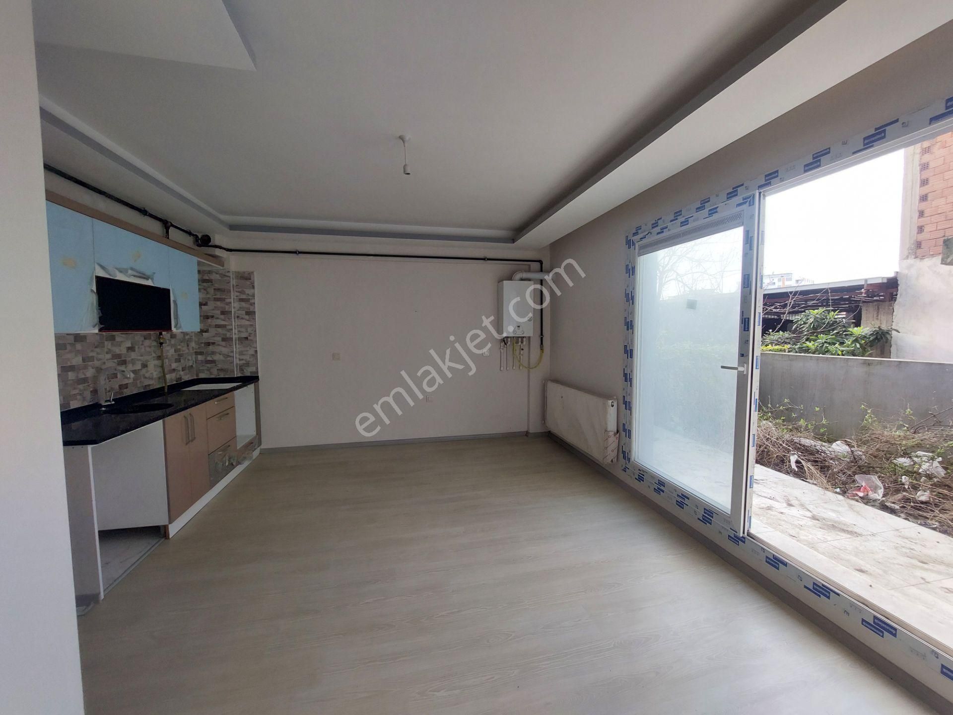 Yaylacık Mah. D.gazlı Koridorlu Bahçeli 60m2+40m2 Sıfır 1+1