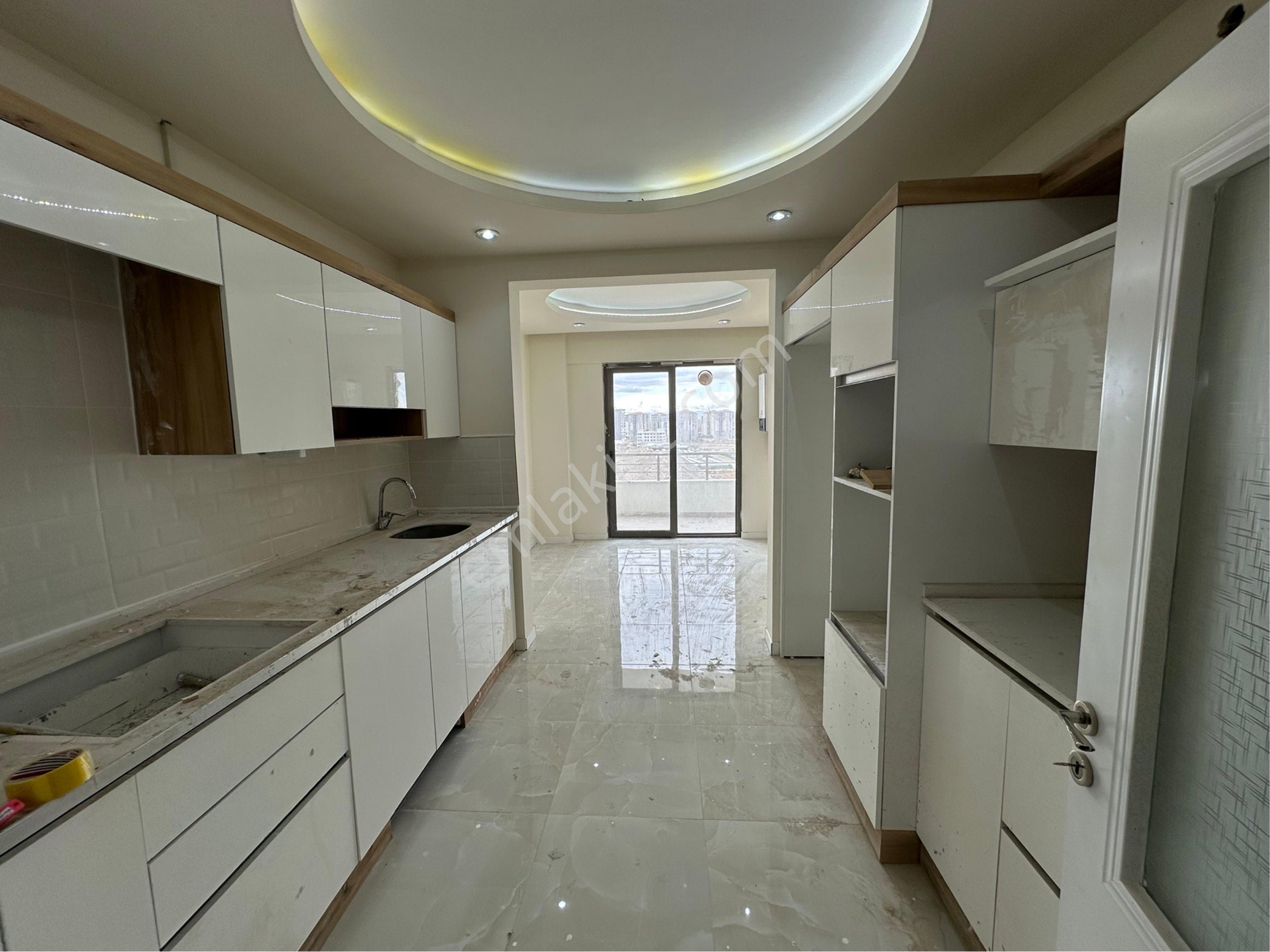 Yakınca Galericiler Sitesi Karşısında Ara Kat 3+1 Kiralık Lüks Daire