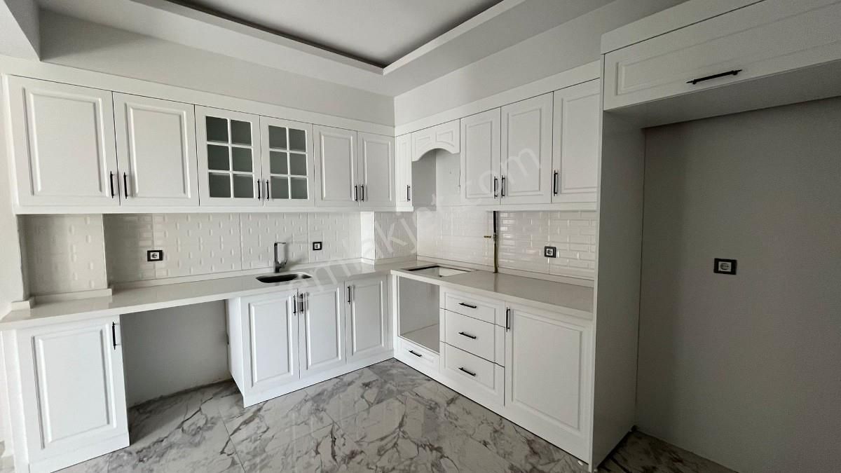 Anadolu Emlaktan Merkezde Süper Konumlu 3+1 Satılık Lüx Daire