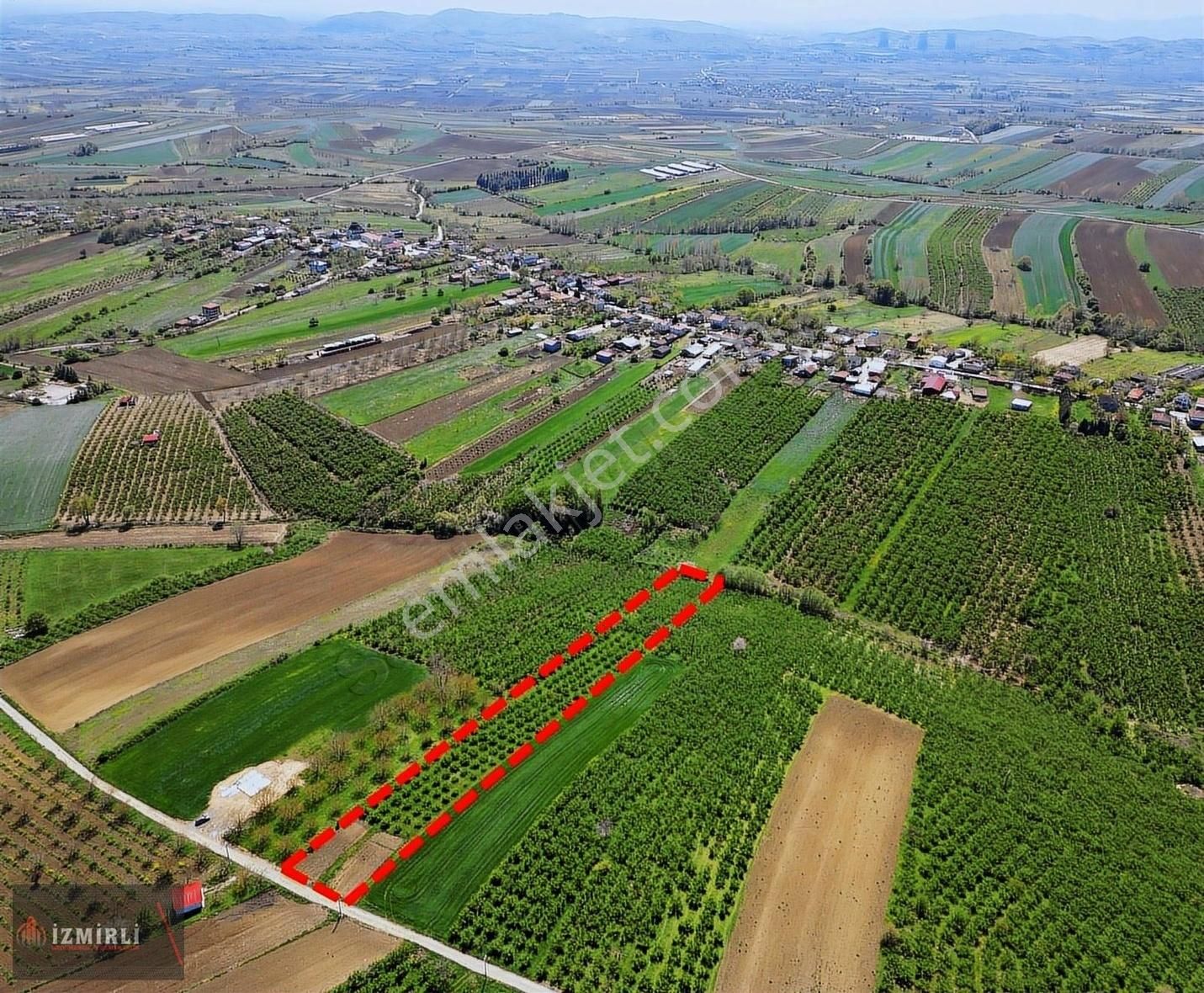 Emlak Ofisinden Sakarya Söğütlü Levent 6,100 M2 Satılık Tarla