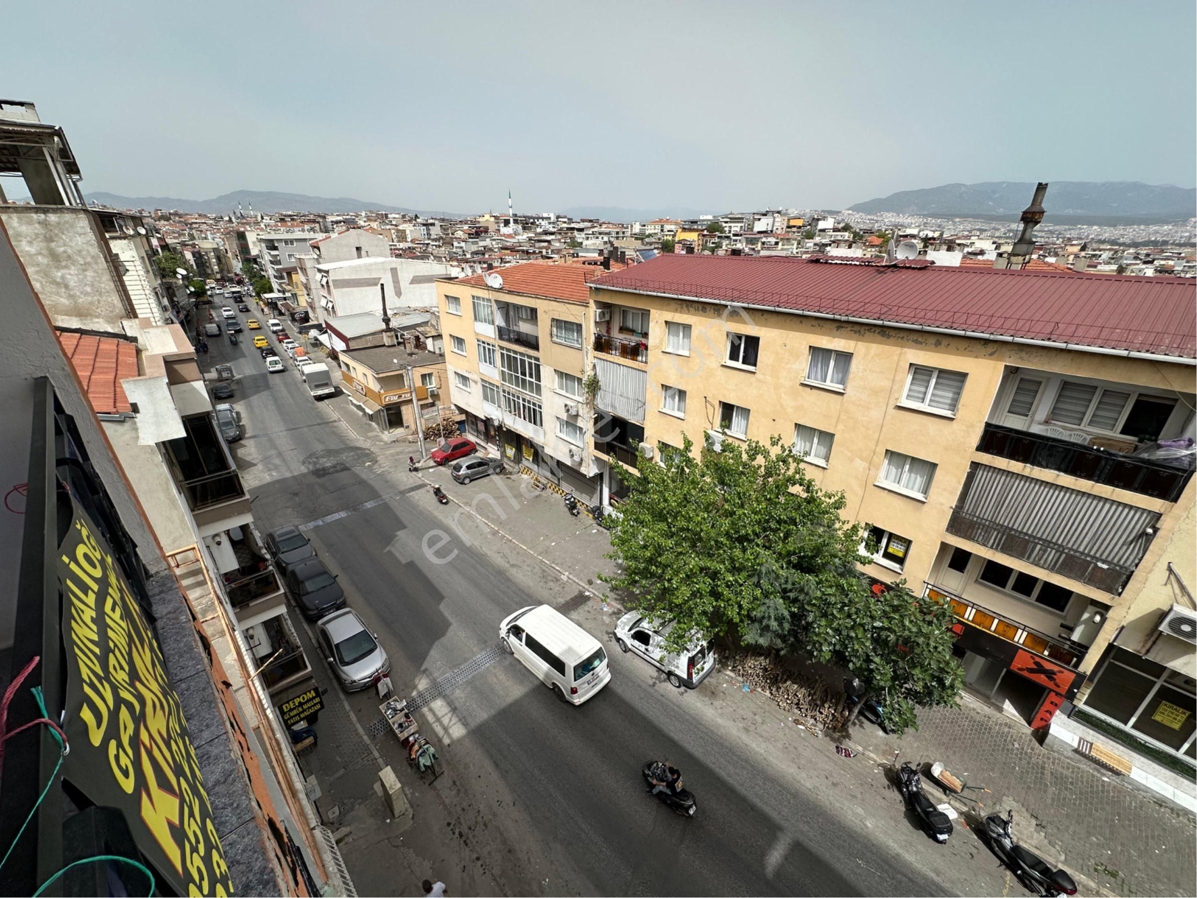 Bozyaka Cadde Üstü 2+1çift Cephe Doğalgazlı Daire