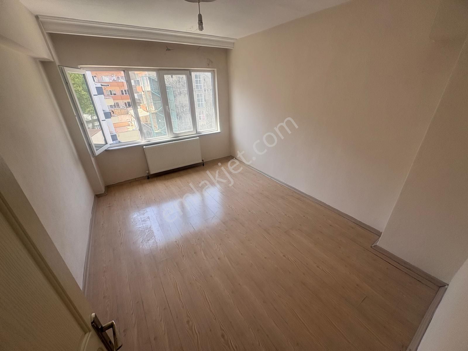 Bandırma Çarşı İçerisinde 2+1 Satılık Daire