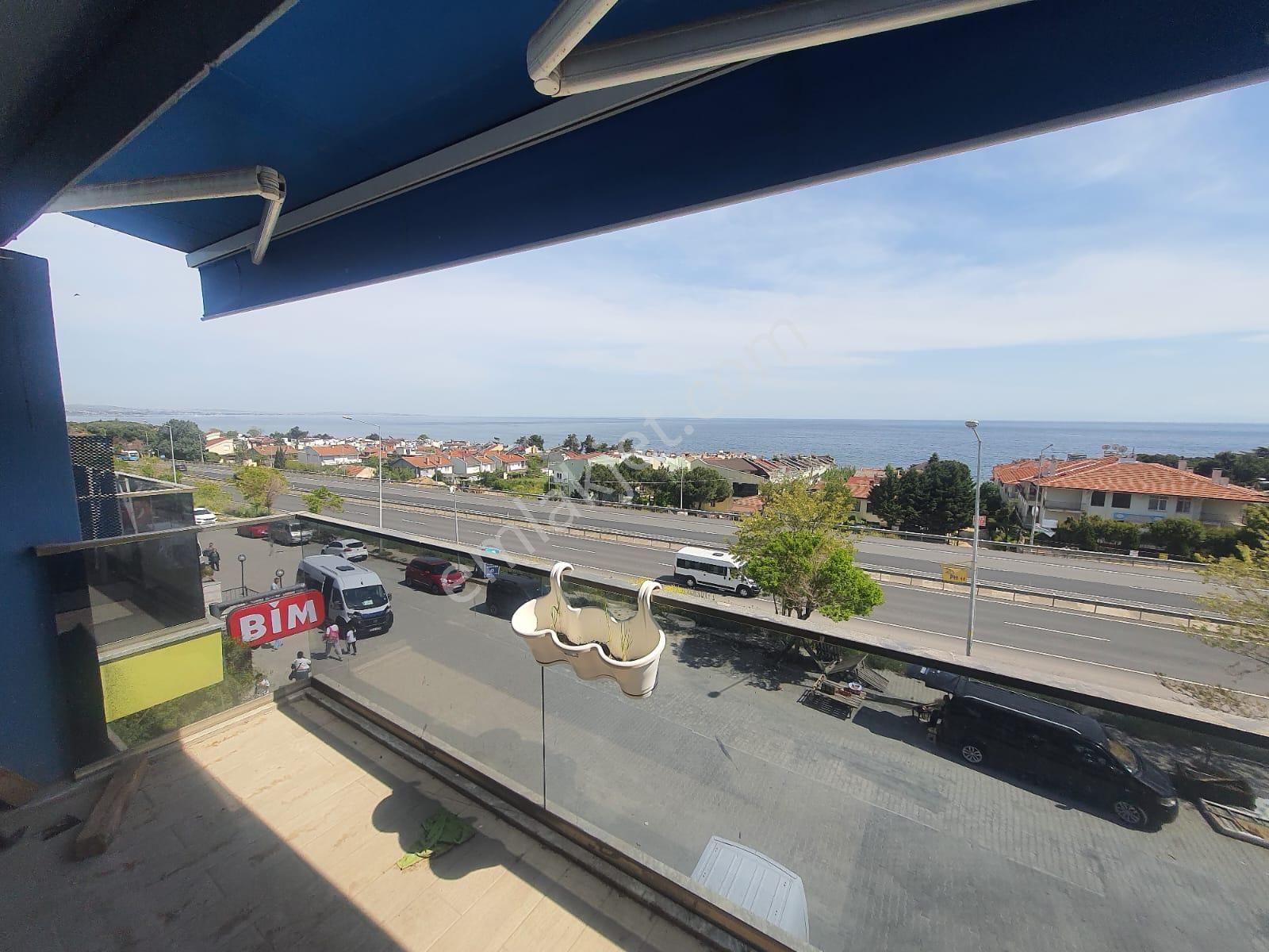 Yenicede 2+1 Muhteşem Deniz Manz.çorlu Şehir Merkezinde Değildir.