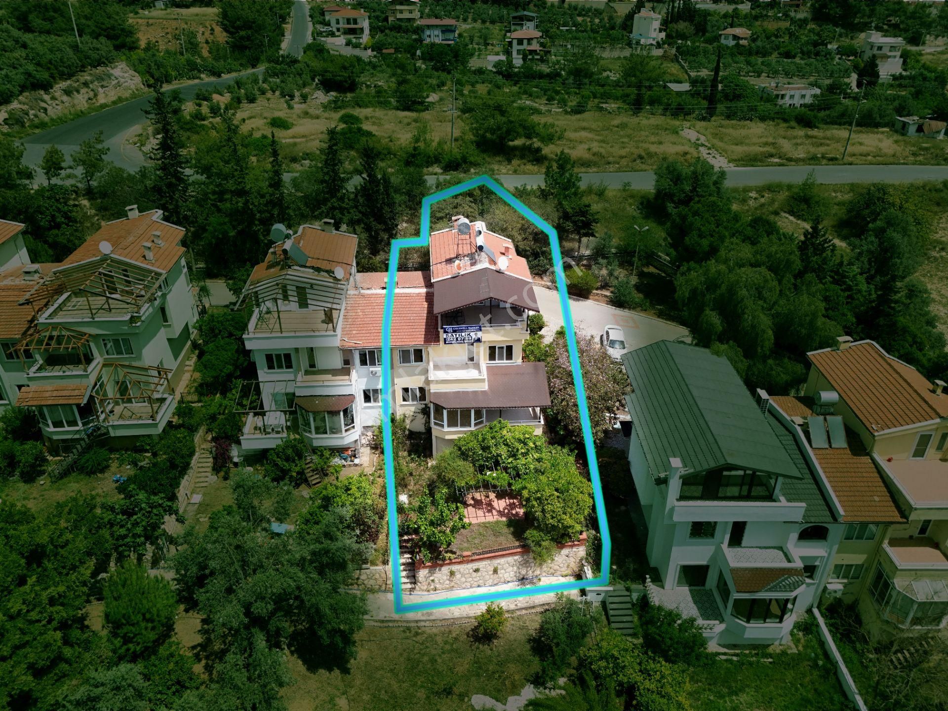 Mersin Mezitli Kuyuluk Çamlıca Mah.de Site İçi Satılık Villa