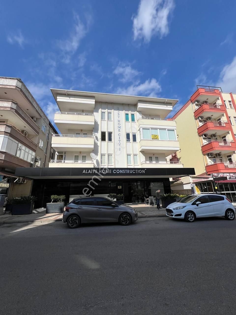 Saray Mahallesinde Satılık 1+1 Aktiviteli Daire