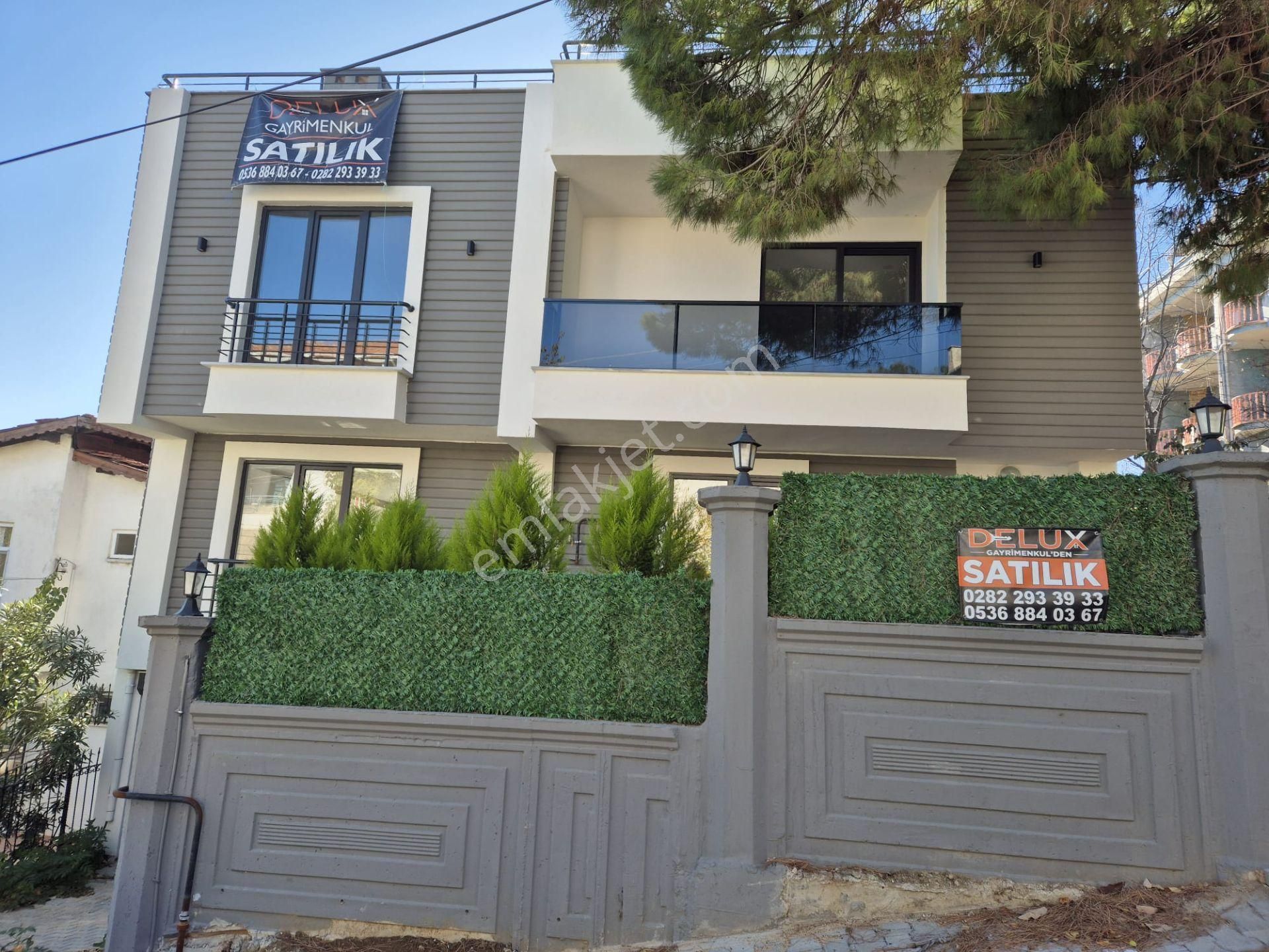 Delux'den Topağaç Mah.'de Deniz Manzaralı Sıfır Ultralux Triplex