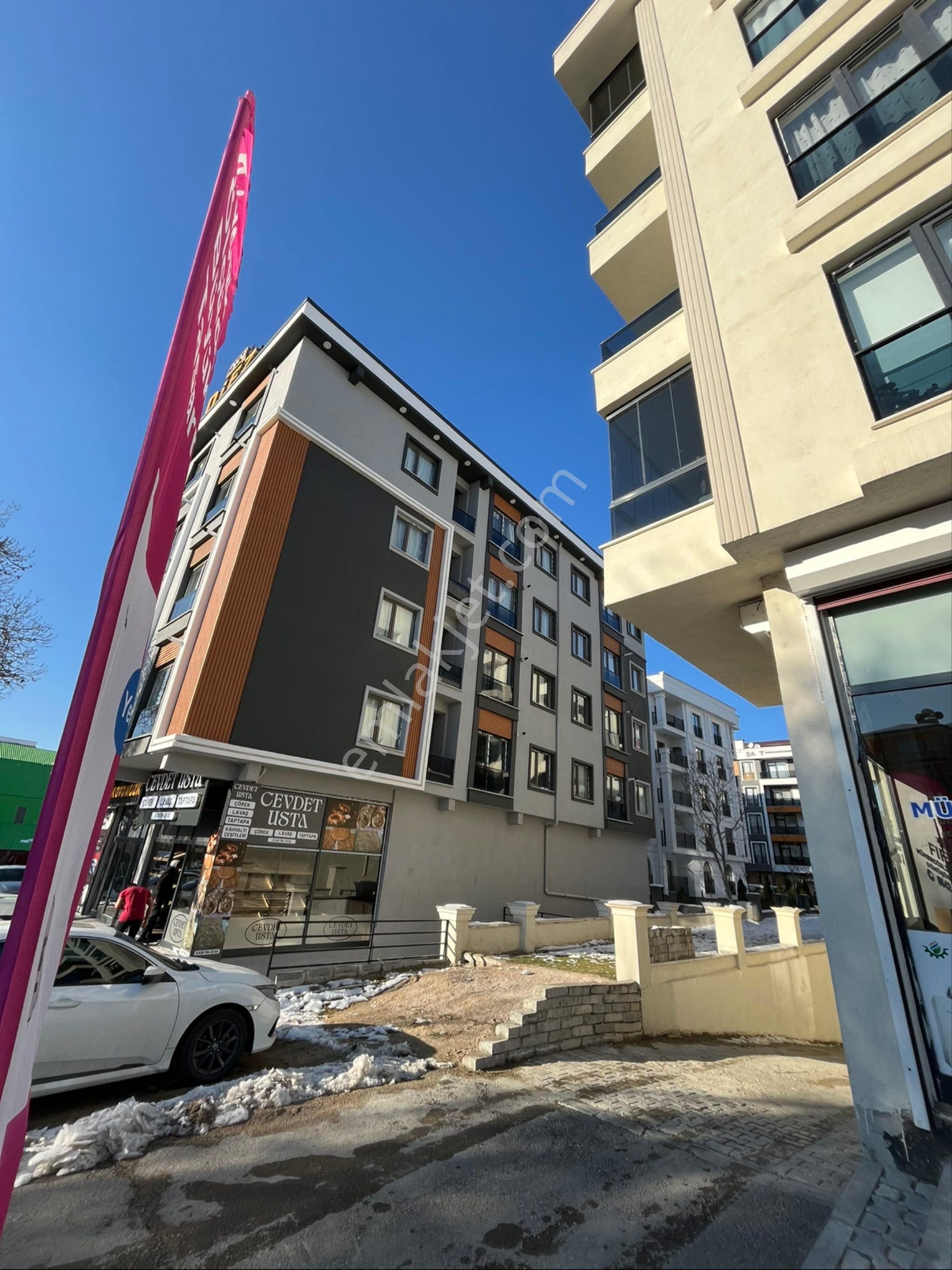 Van Avm Yanı Yerden Isıtmalı Daire