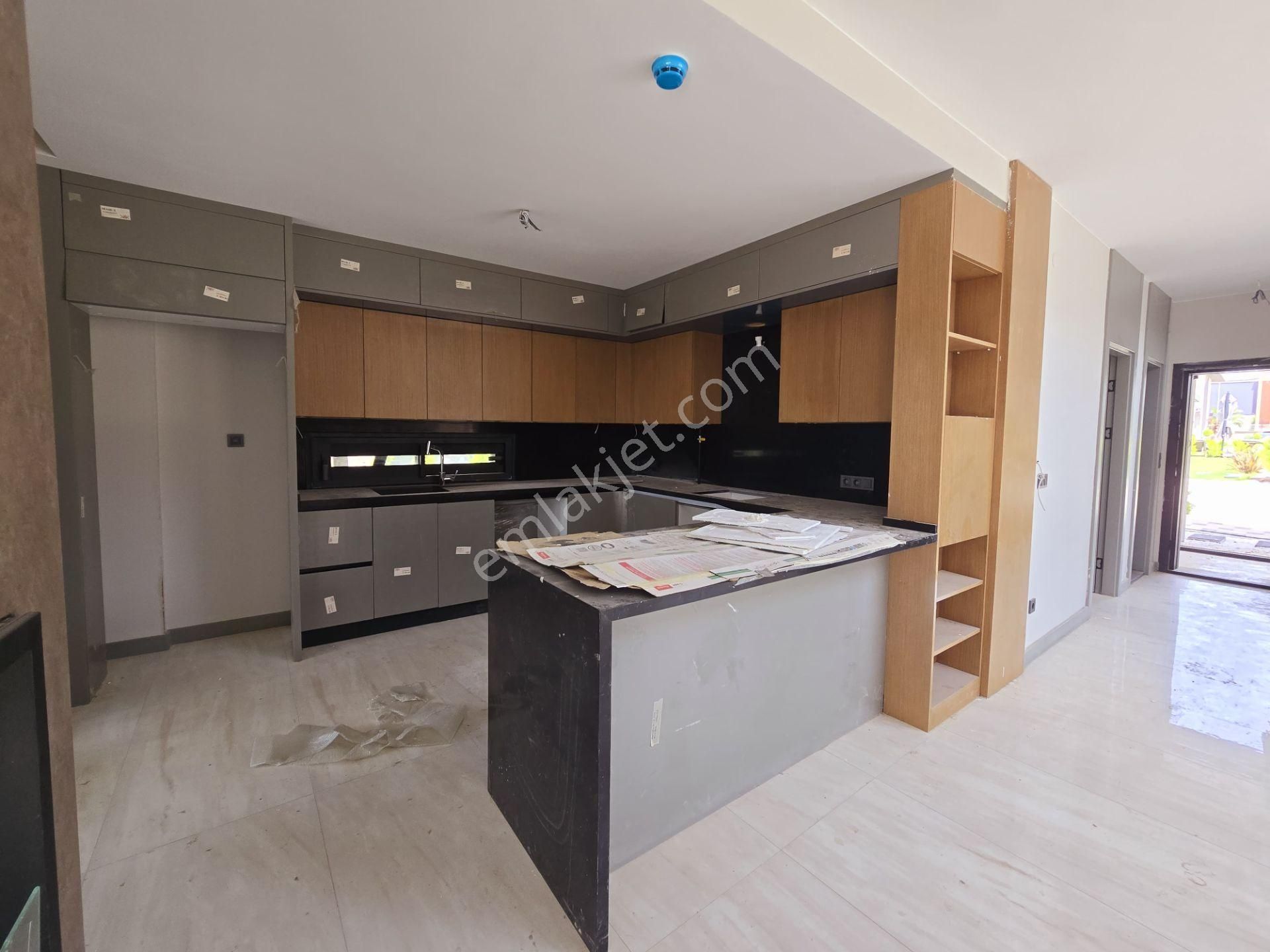 Sahıle Yakın-7/24 Güvenlik-bahçe-otopark-özel Havuz-ultra Lüx-vrf-kombi-6+1-tamamı Müstakil - Görsel 19