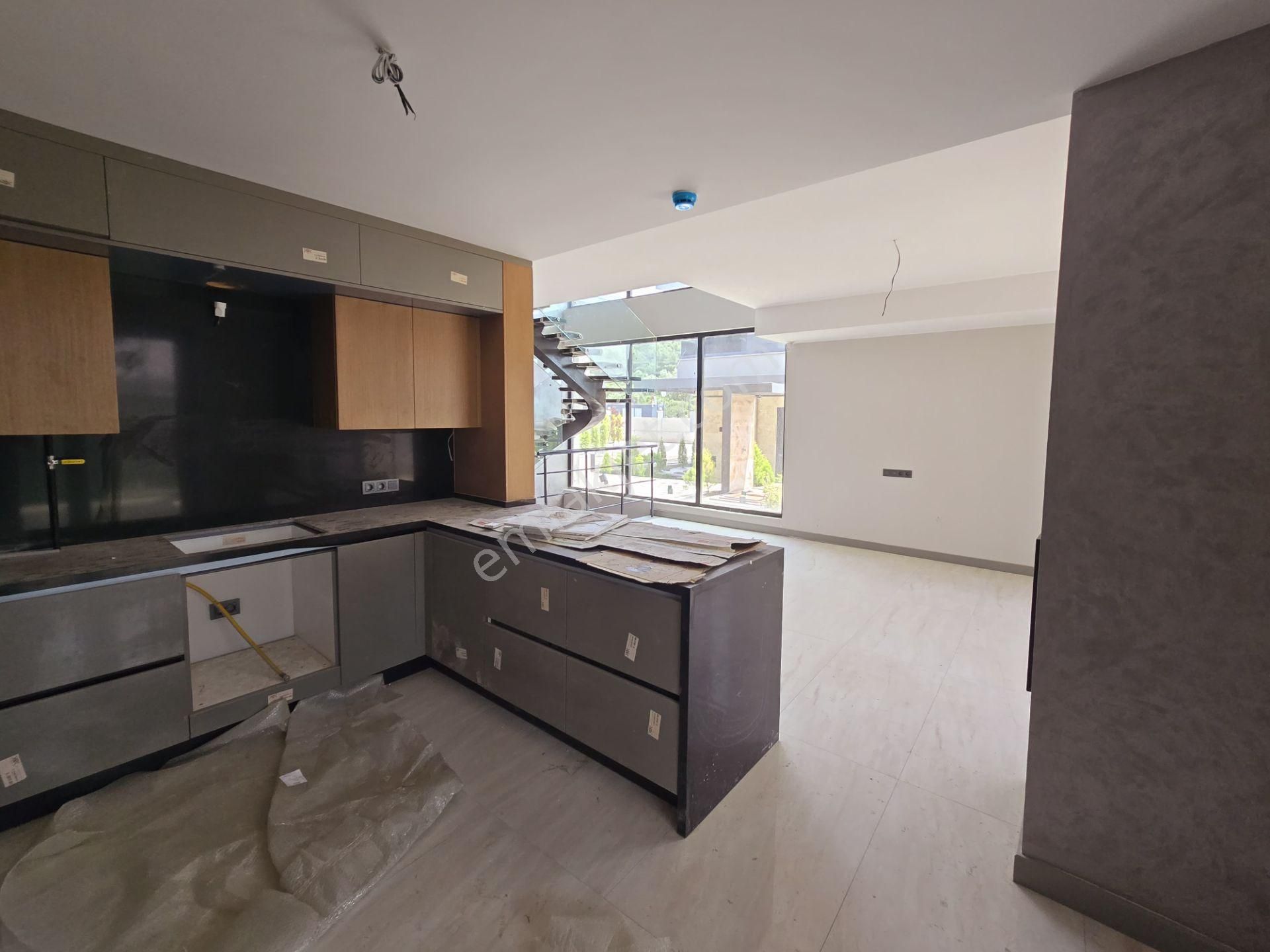 Sahıle Yakın-7/24 Güvenlik-bahçe-otopark-özel Havuz-ultra Lüx-vrf-kombi-6+1-tamamı Müstakil - Görsel 16