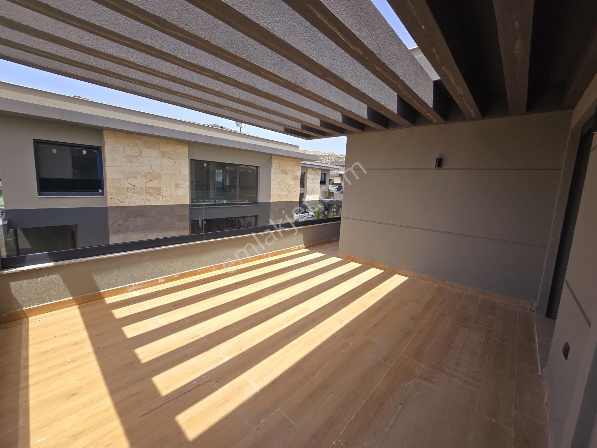 Sahıle Yakın-7/24 Güvenlik-bahçe-otopark-özel Havuz-ultra Lüx-vrf-kombi-6+1-tamamı Müstakil - Görsel 34