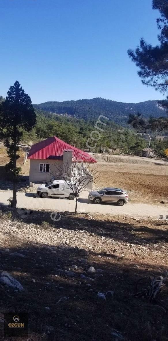Özgün'den Aladağ Ceritler'de Yerleşim Yeri İçerisinde Satılık Ev