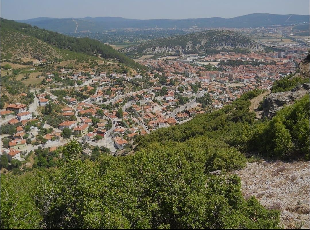 Muğla Menteşe'de İki Katlı Ev Üzerinde Kelepir Arsa