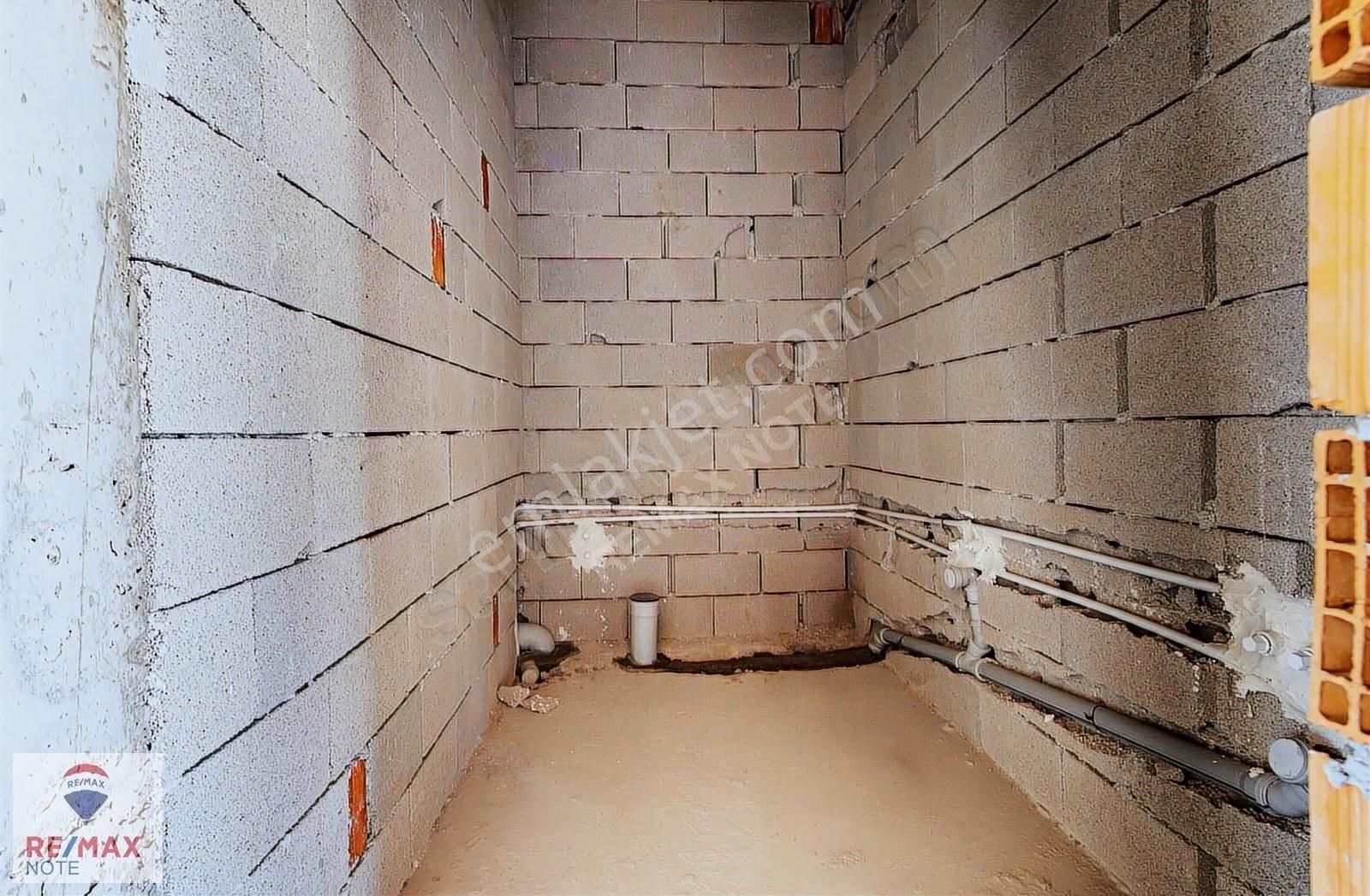 Beypazarı Mükemmel Lokasyon'da Kiralık Teras Katlı Dükkan