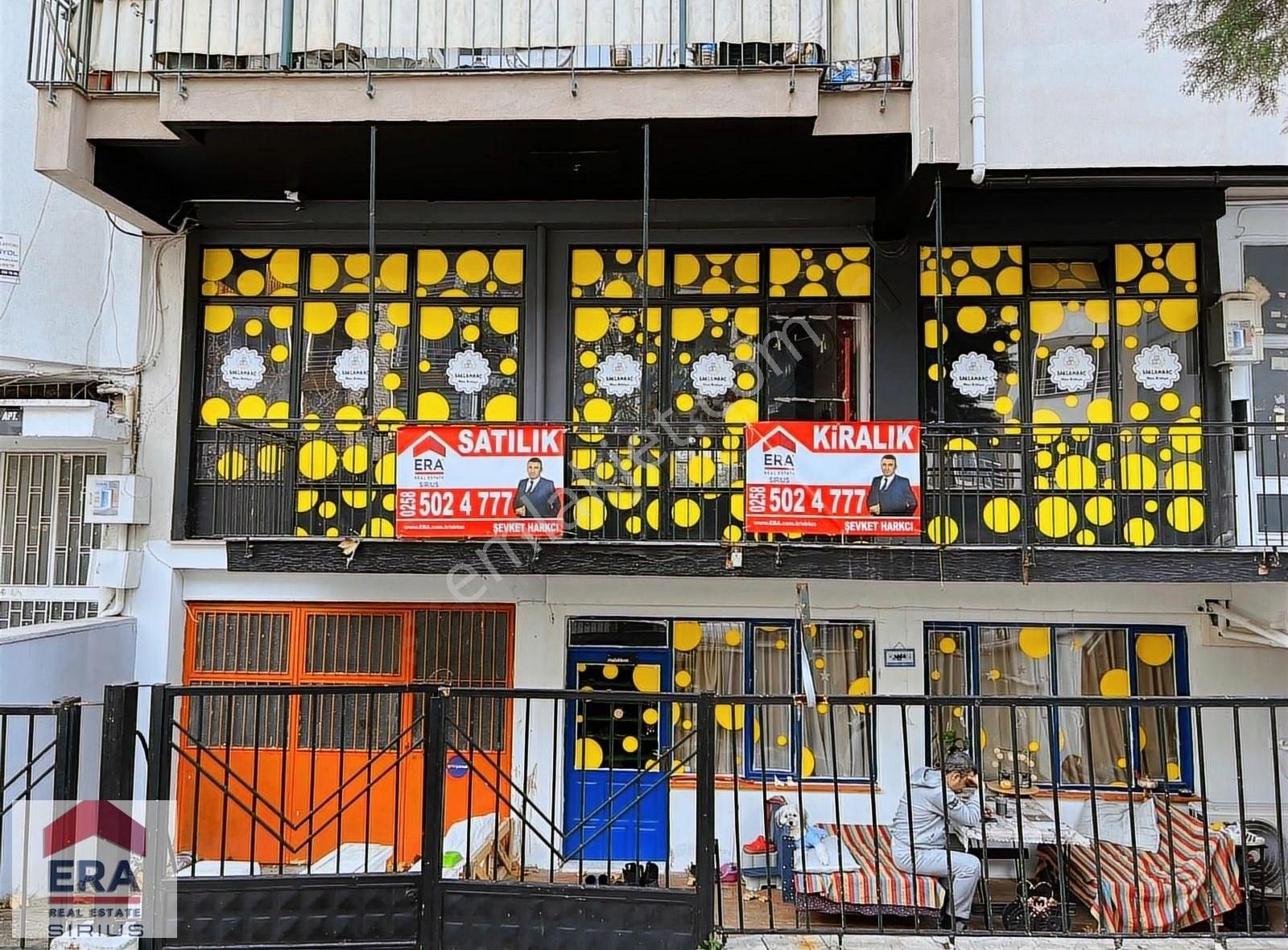 Lozan Cadde Üstü Satılık 310 M² Dükkan
