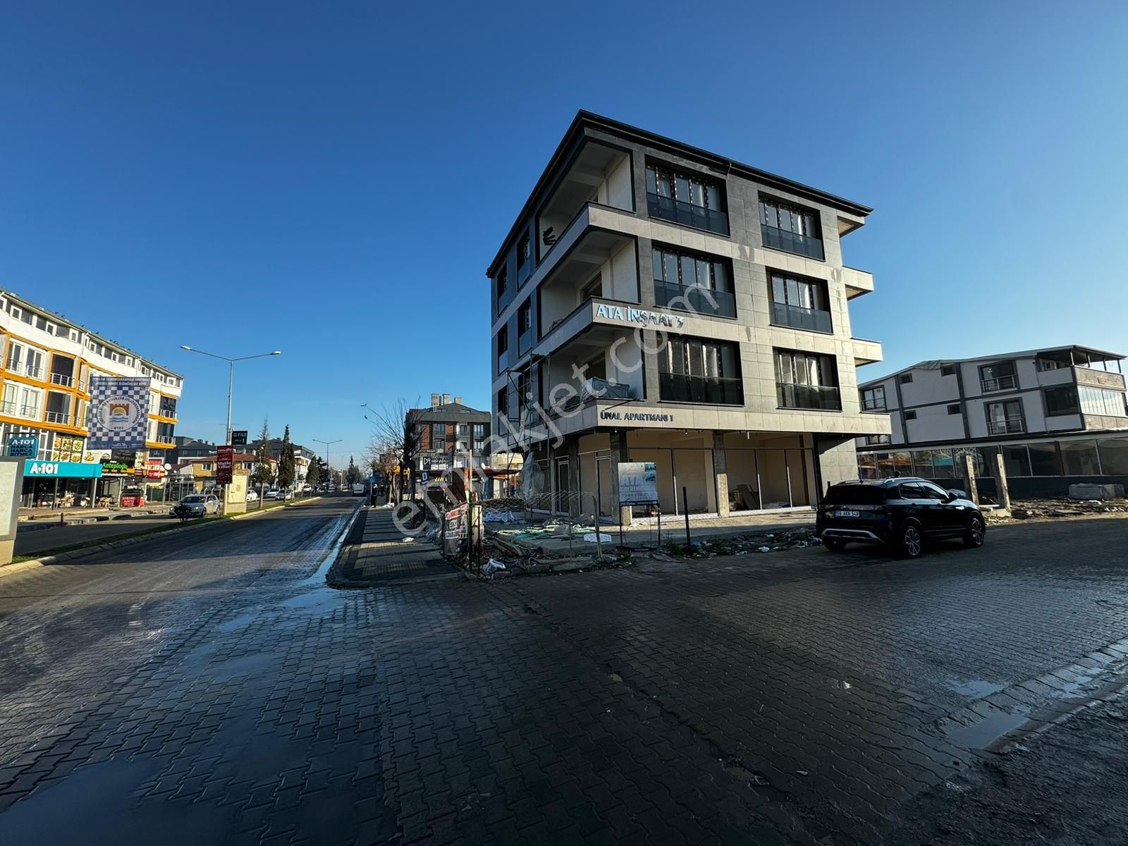 Ata Gayrimenkul'den Merkezi Konum Sahile Sıfır 2+1 Lüks Daire