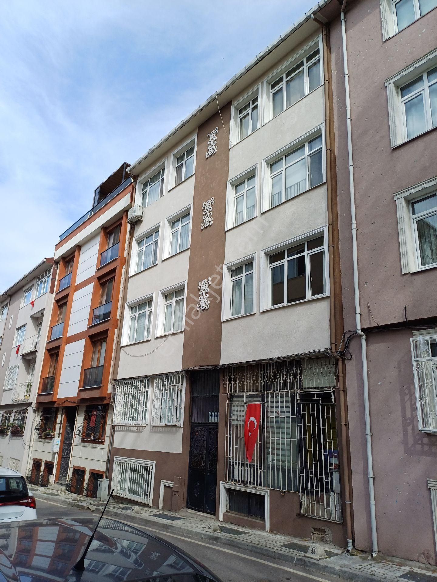 Valide Atik, Çinili Hamam Sokak'ta, 1+1 Net 60m2 Bakımlı Daire