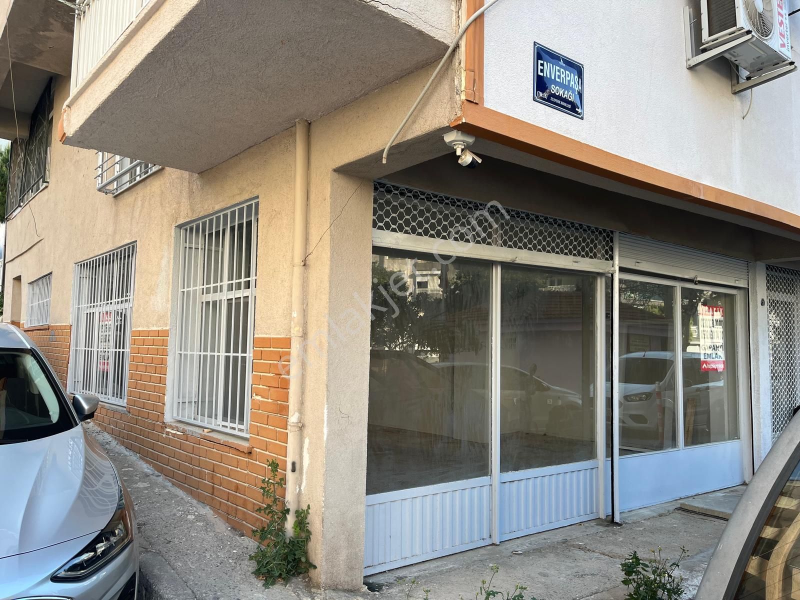 Balçova Teleferik Mah 72 M2 Wc Li Süper Köşe Kiralık Dükkan
