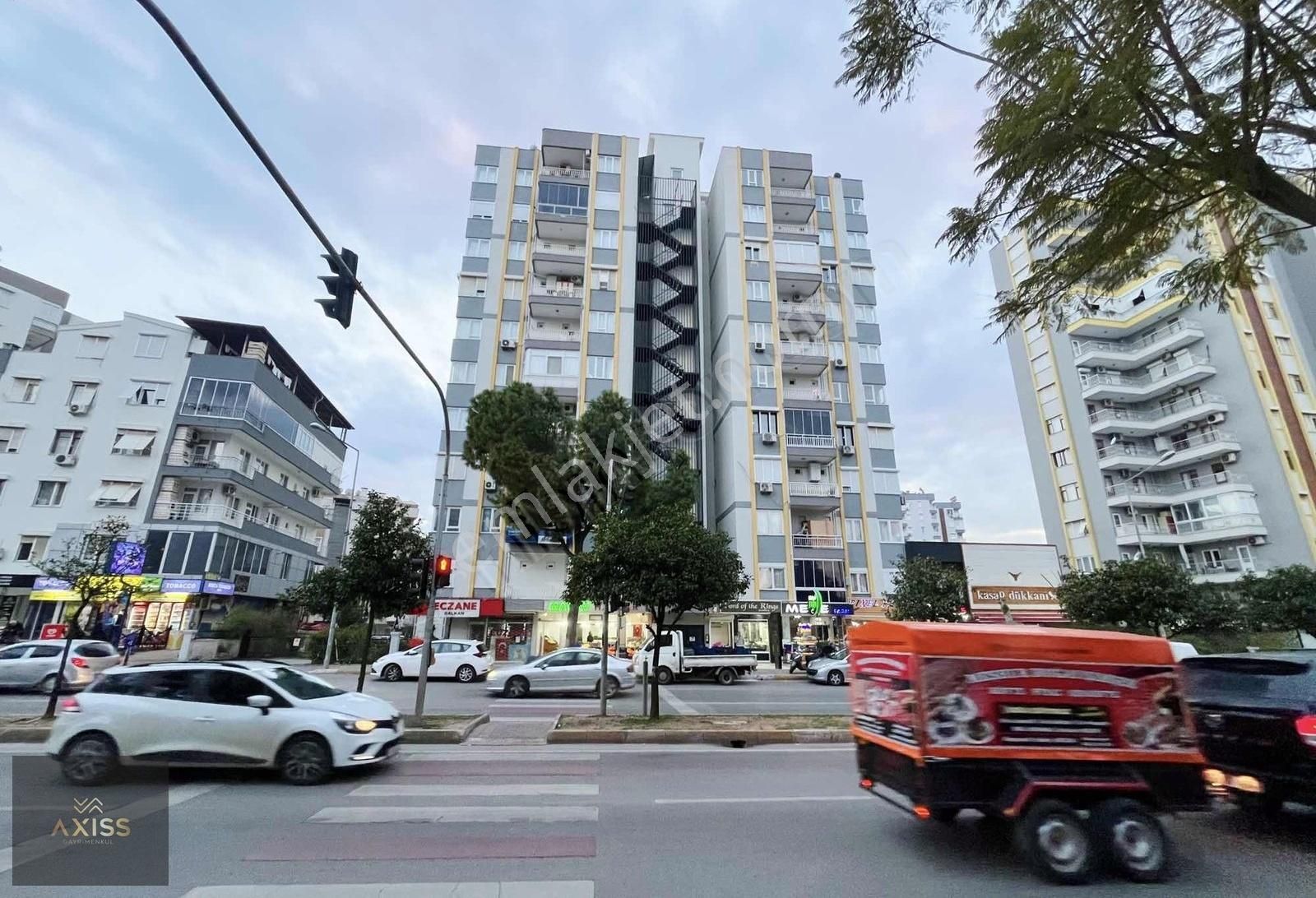 Antalya Yeşilbahçe'de Satılık Ebeveyn Banyolu 3+1 Daire