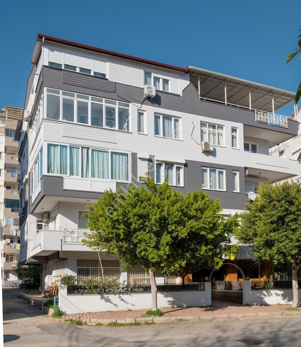 Antalya Çağlayan'da Eşyalı 5+2 Satılık Dubleks Daire