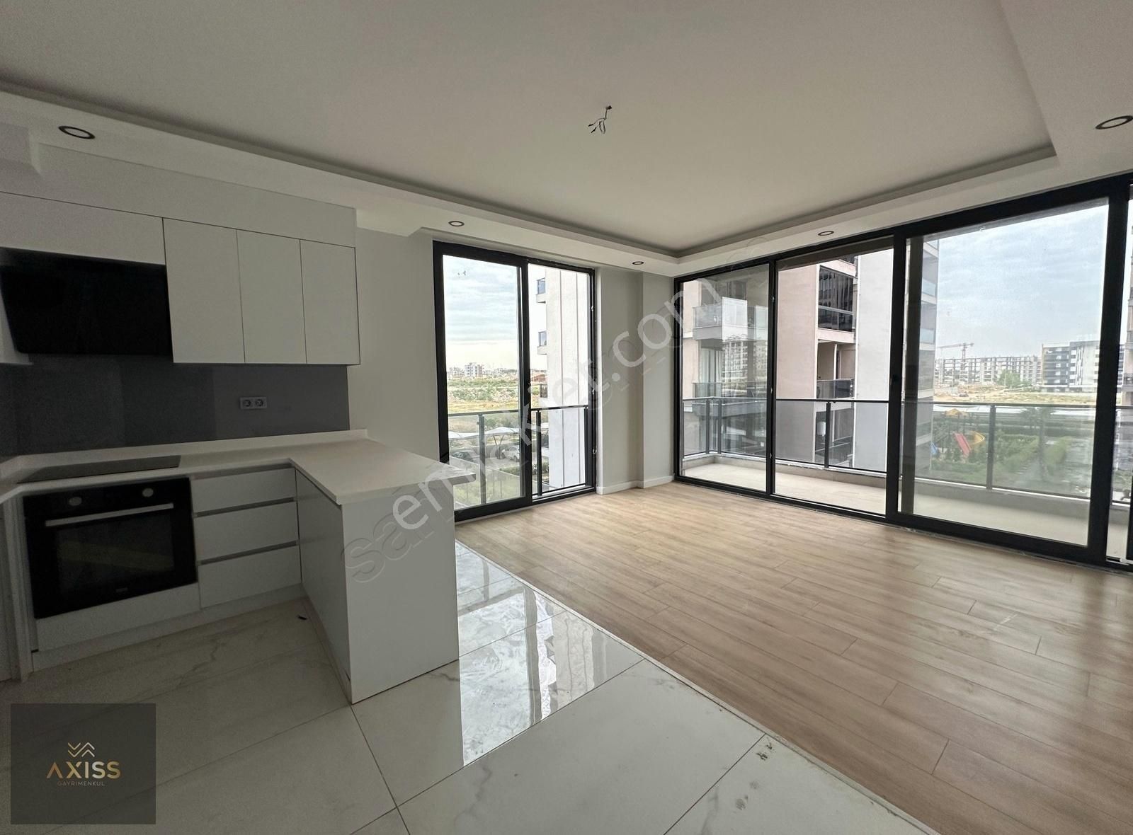 Altıntaş Altınay Konaklarında Havuz Manzaralı 2+1 Satılık Daire