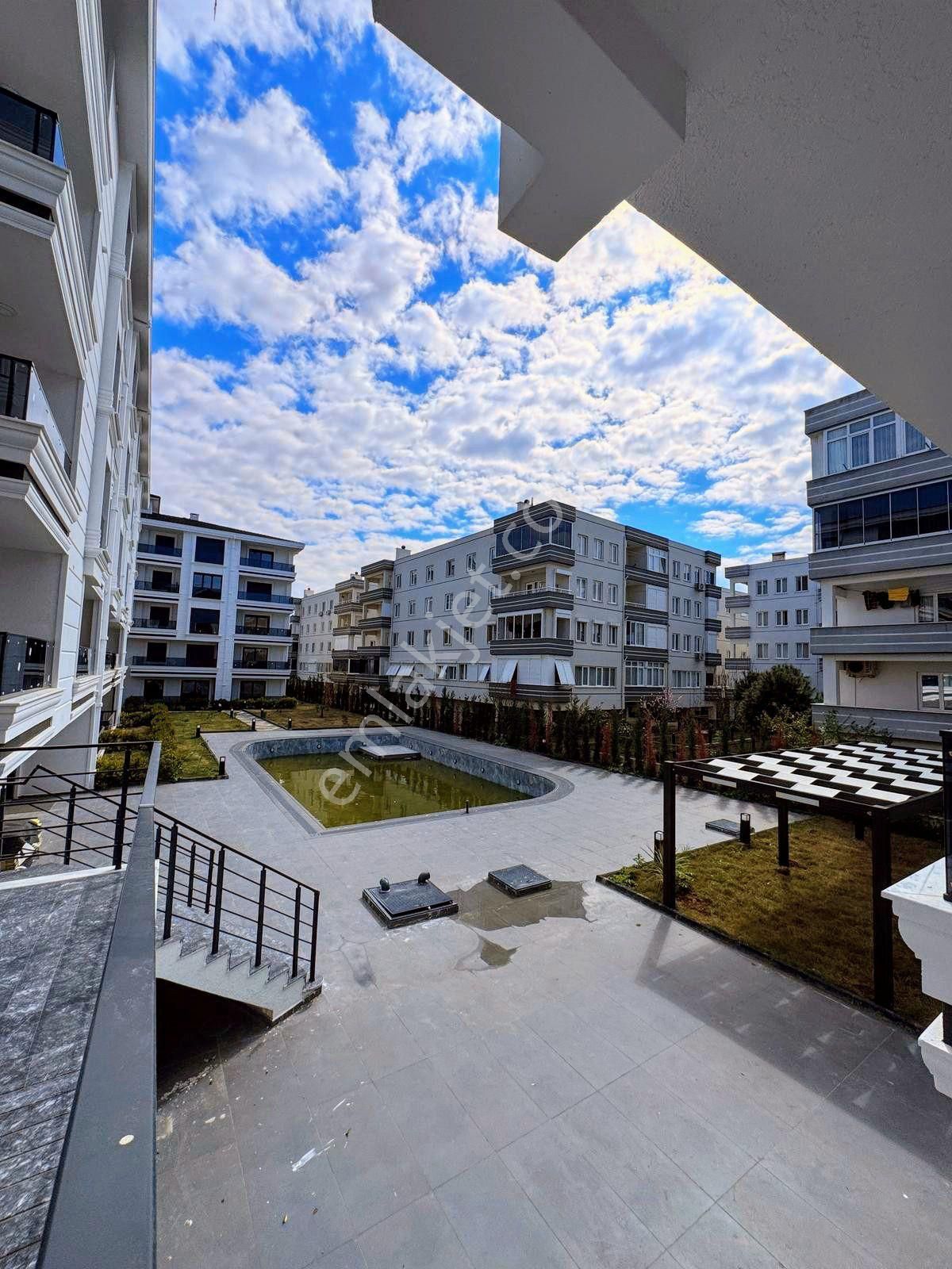 Taş Emlak'tan Sarımsaklı'da Havuzlu Sitede Sıfır Daire