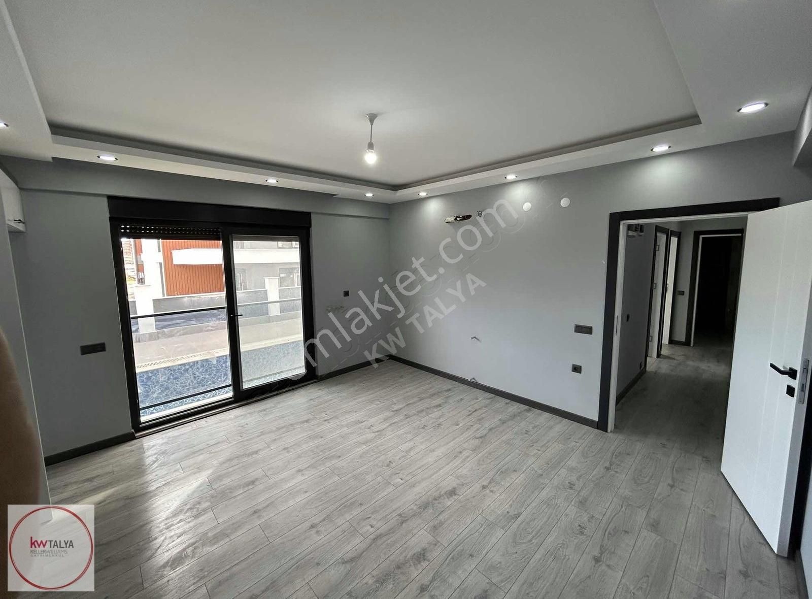 Altıntaş 2+1 Satılık Havuzlu Yüksek Giriş Kat Fransız Balkon
